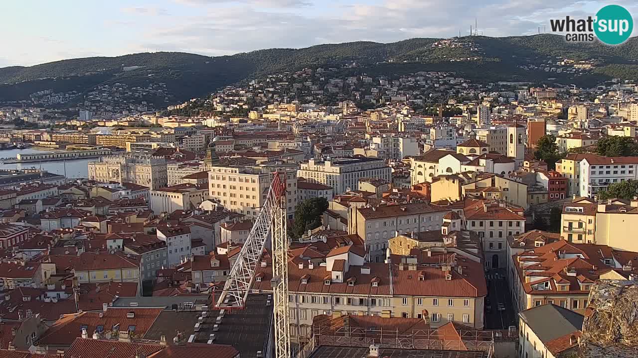 Live webcam Trieste – Panorama della città, del Golfo, stazione marittima e del castello di Miramare