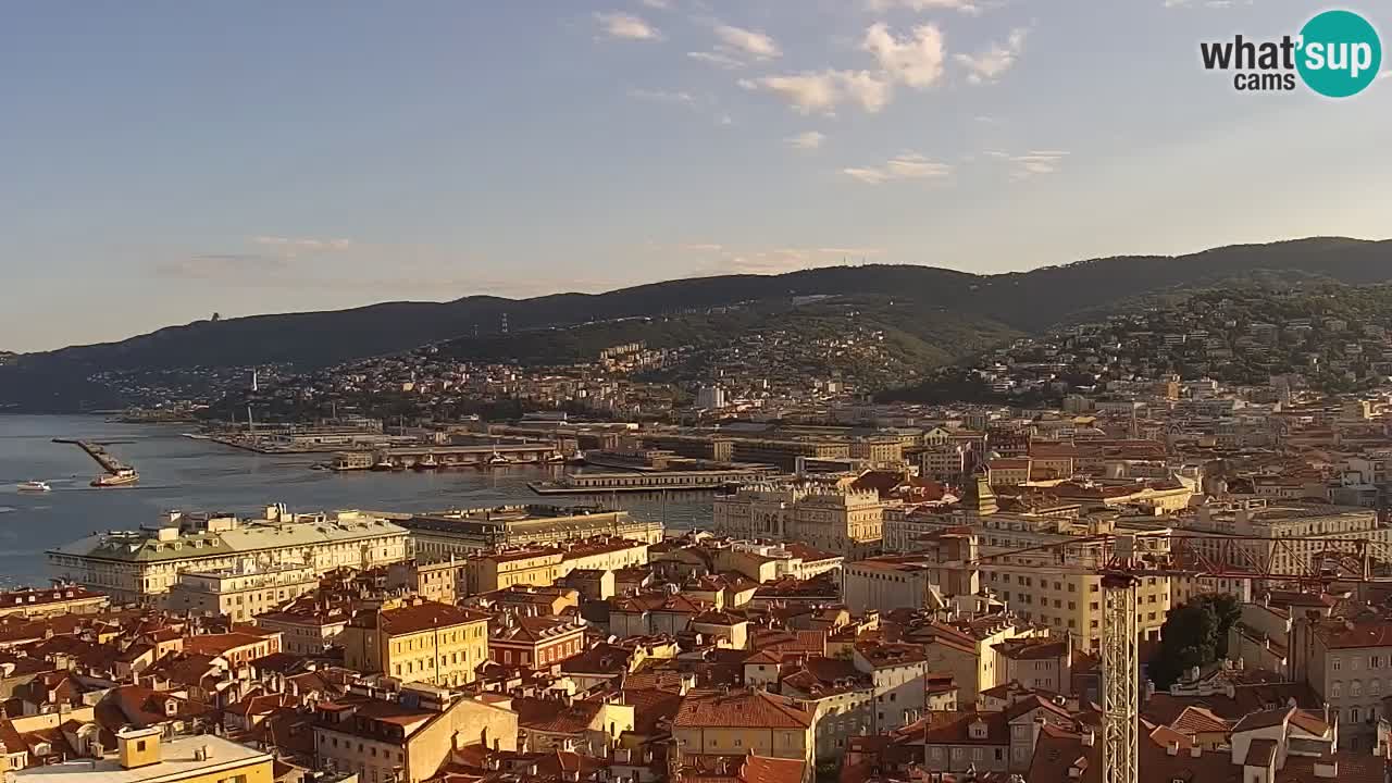 Live webcam Trieste – Panorama of the city, the Gulf, the maritime station and the Miramare castle