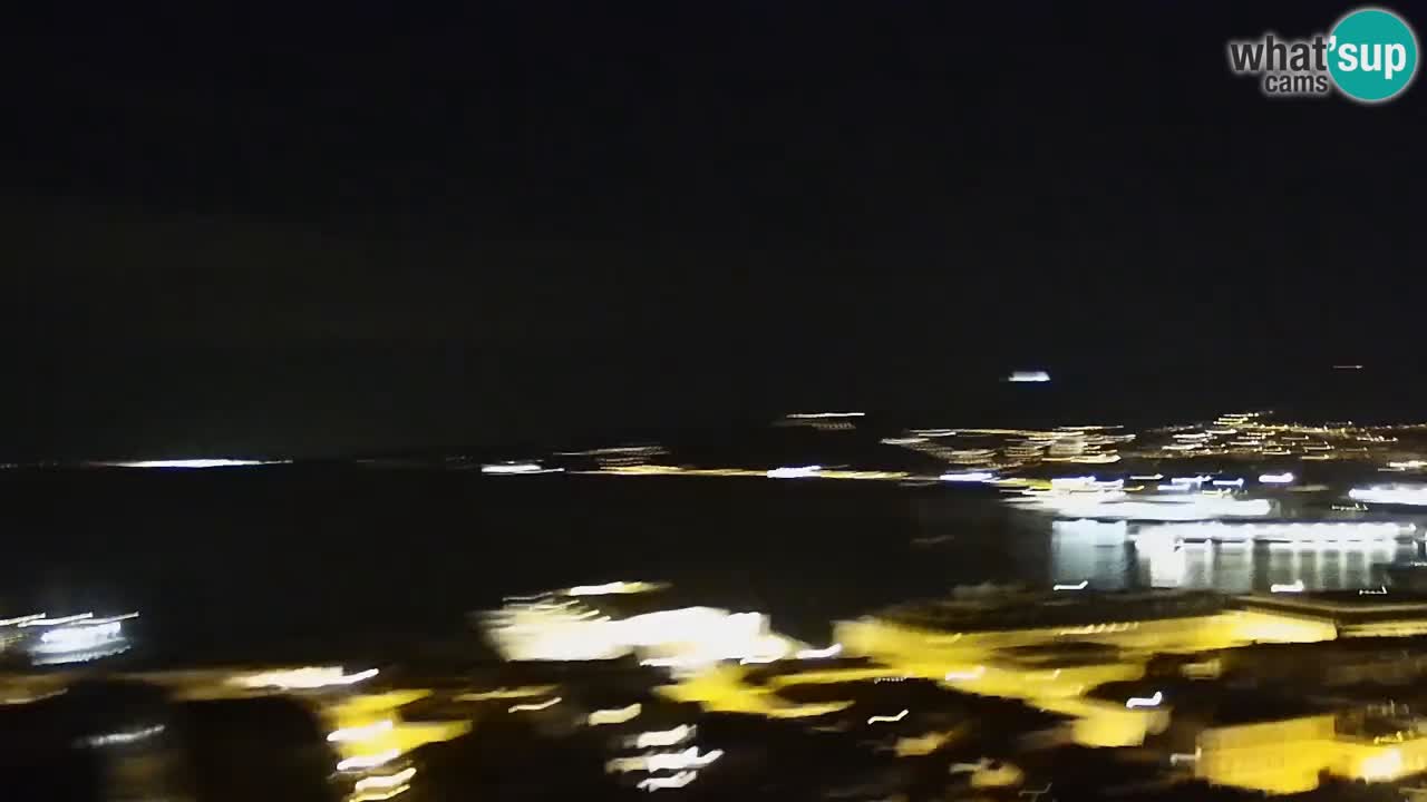 Webcam en direct Trieste, ville, golfe, port et château de Miramare