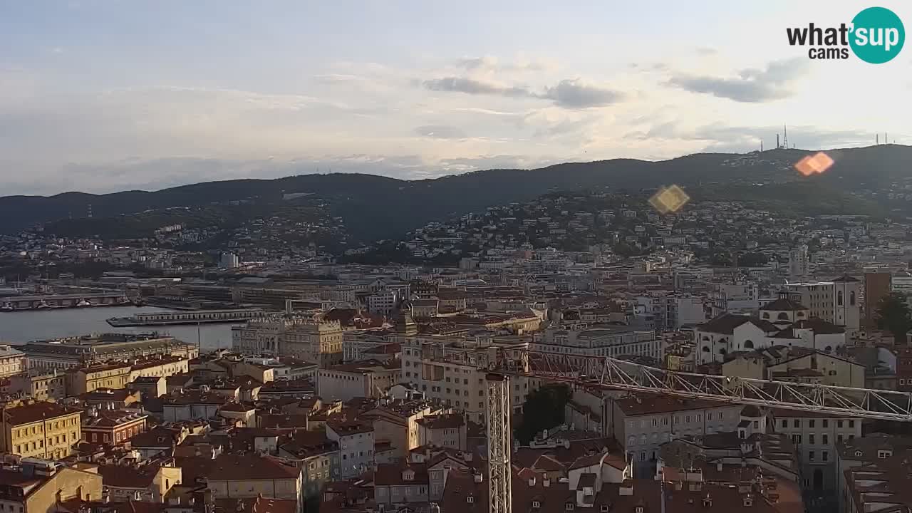 Live webcam Trieste – Panorama of the city, the Gulf, the maritime station and the Miramare castle