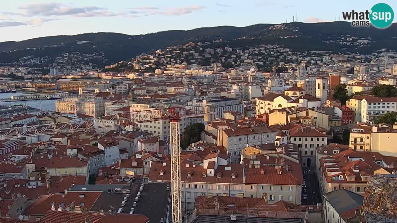 Live webcam Trieste – Panorama of the city, the Gulf, the maritime station and the Miramare castle