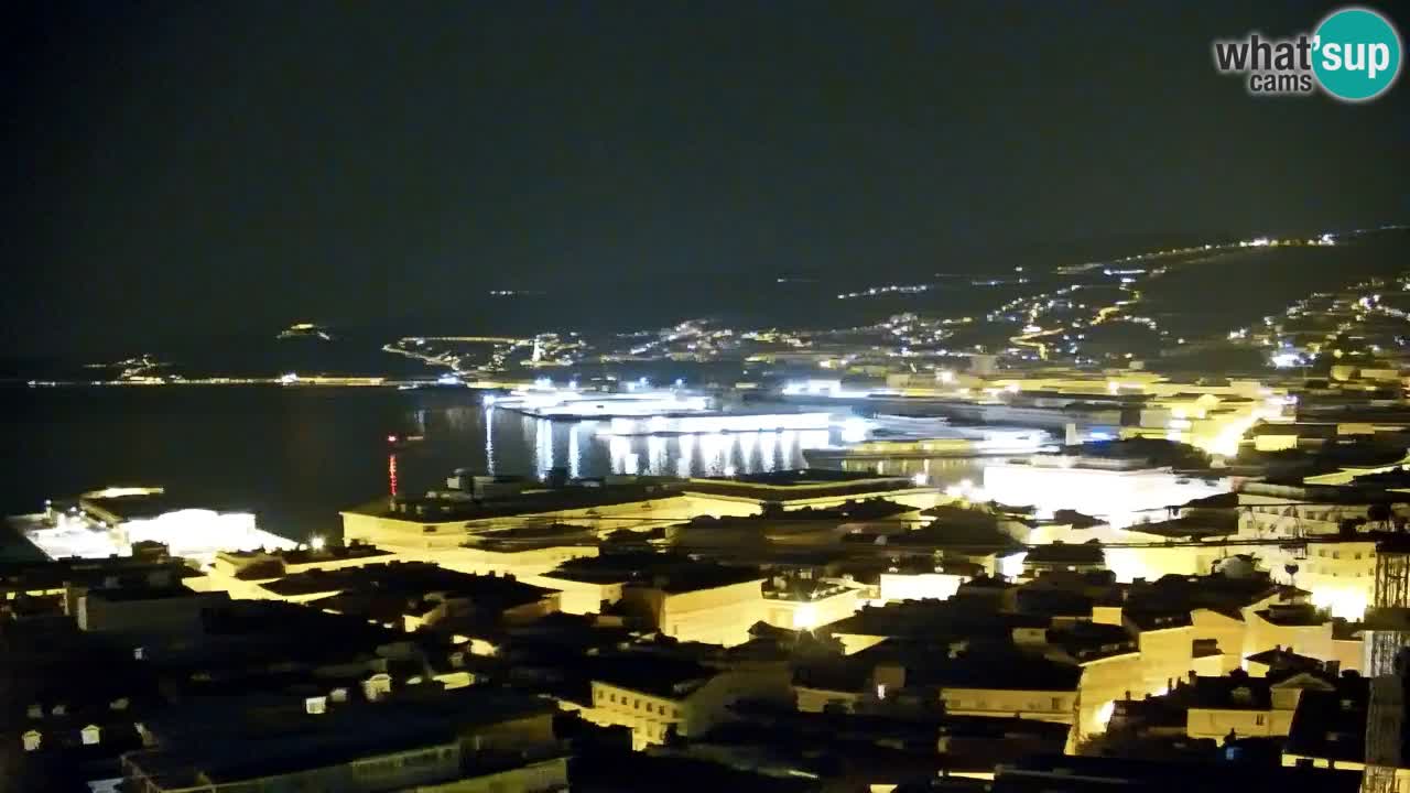 Webcam en direct Trieste, ville, golfe, port et château de Miramare