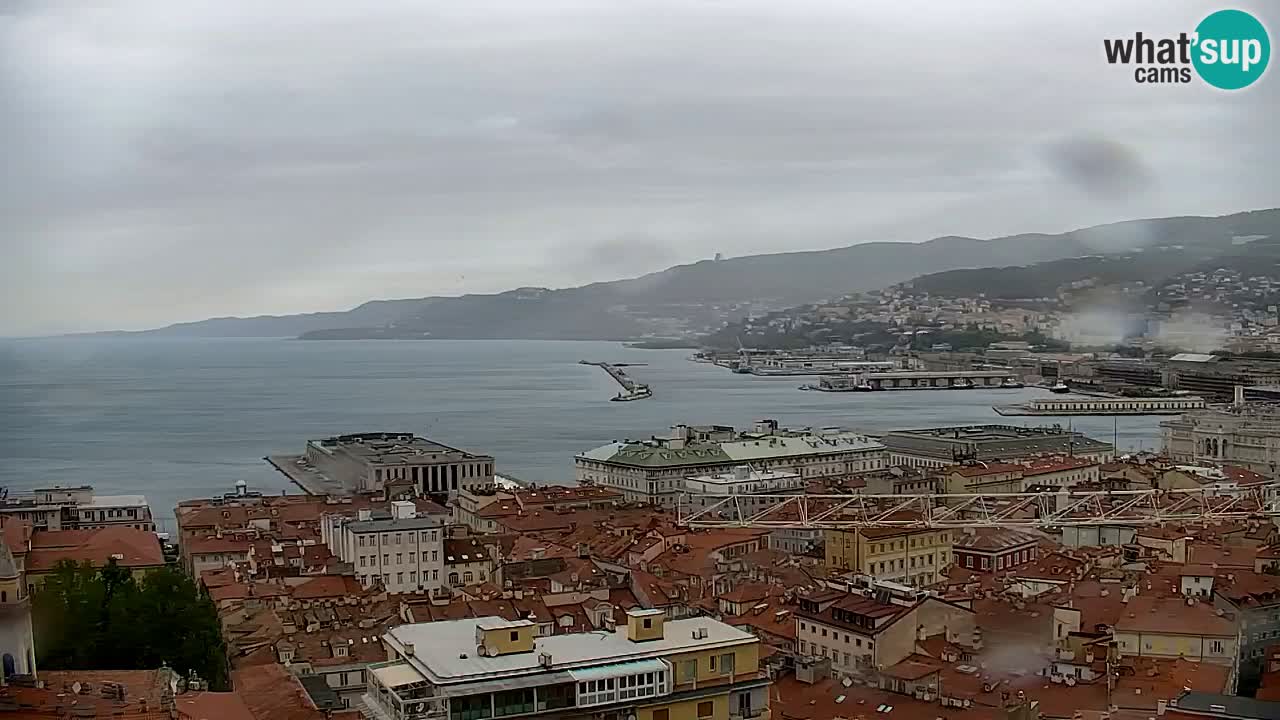 Webcam en direct Trieste, ville, golfe, port et château de Miramare