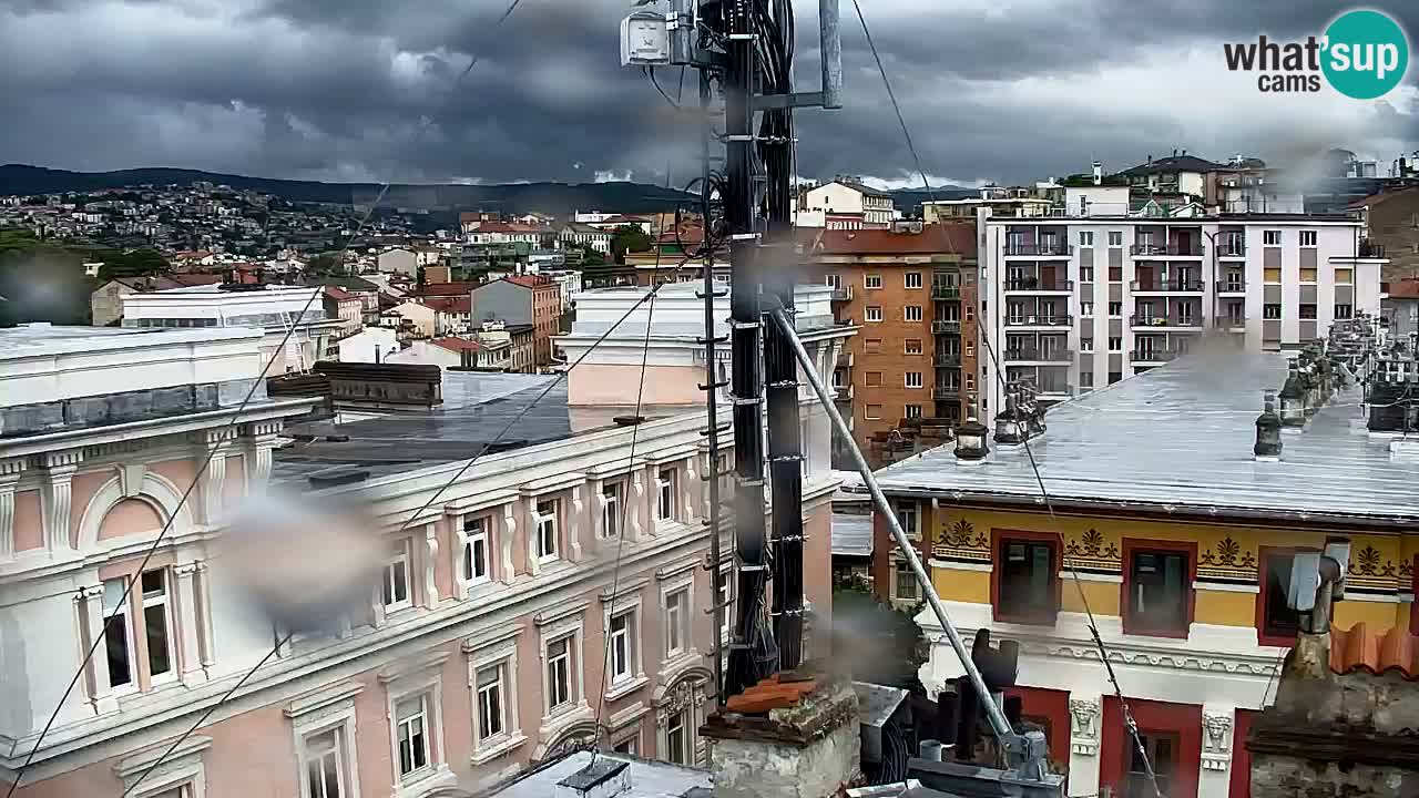 Webcam en direct Trieste, ville, golfe, port et château de Miramare