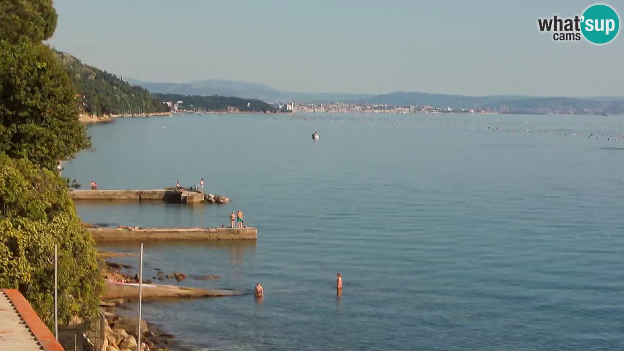 Web kamera restorana BellaRiva | Obala Trsta – pogled na dvorac Miramare