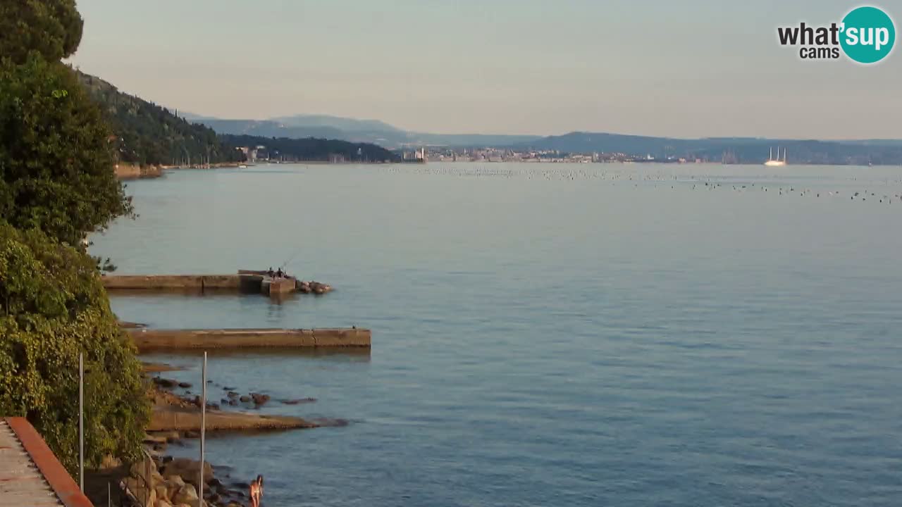 Webcam Restaurant BellaRiva | Küste von Triest – Blick auf das Schloss Miramare