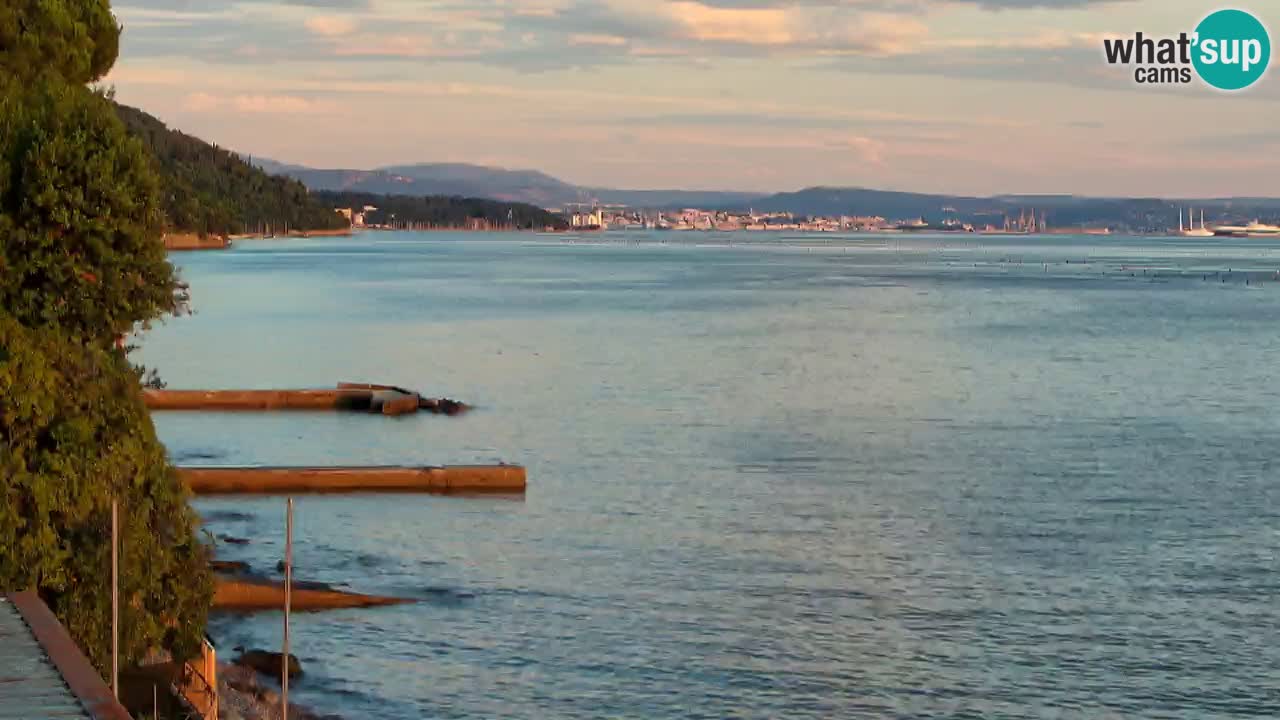 Webcam Restaurant BellaRiva | Küste von Triest – Blick auf das Schloss Miramare