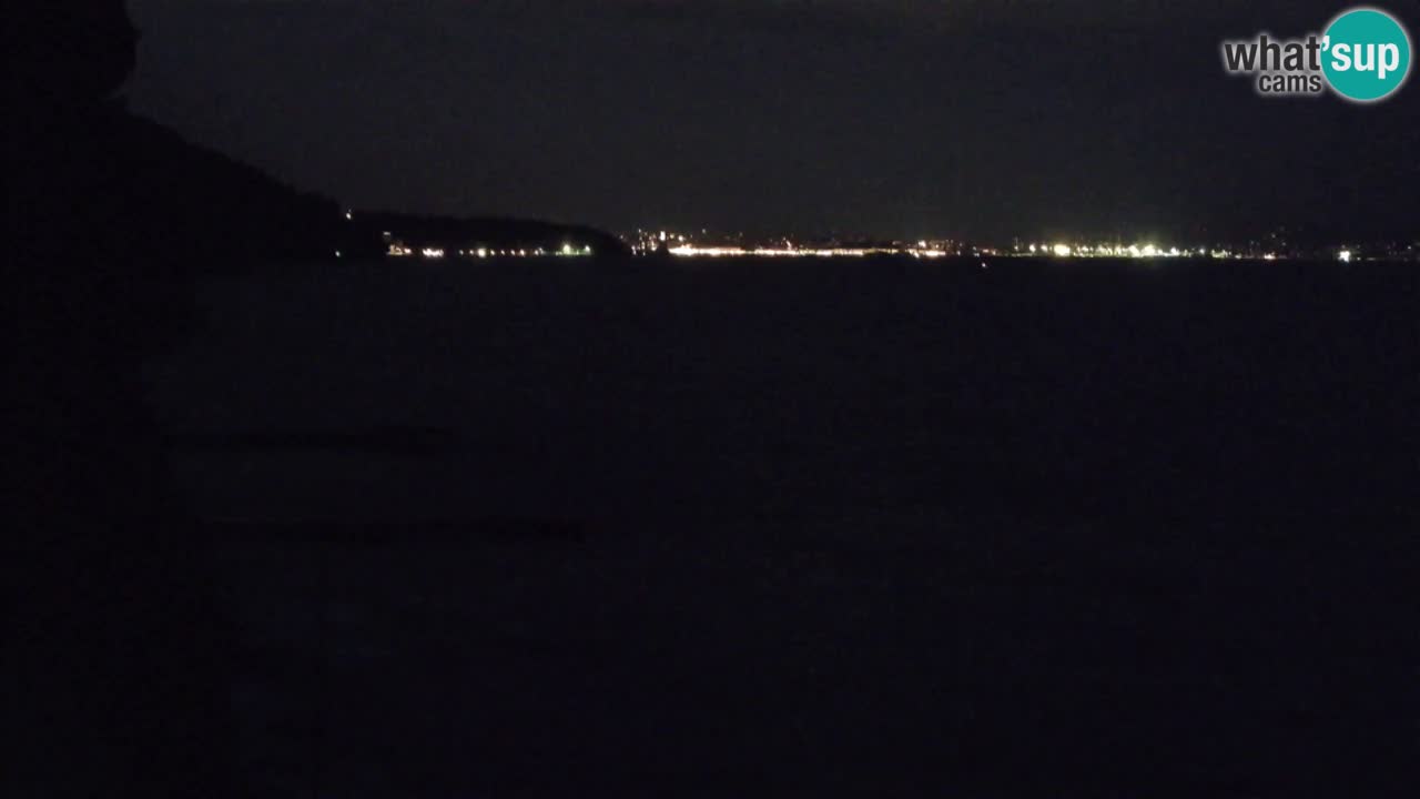 Gostilna BellaRiva kamera | Trst obala – pogled na Miramarski grad