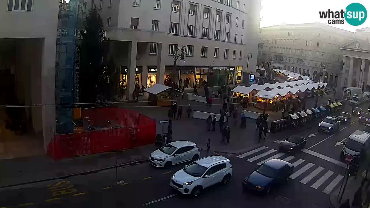 Trieste – Borsa square webcam live