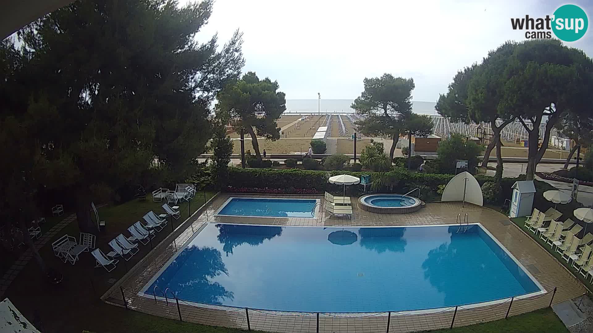Lignano webcam Hotel Atlantic | Spiaggia Lignano Sabbiadoro