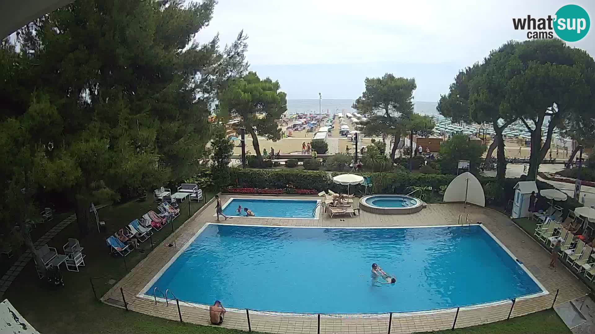Lignano webcam Hotel Atlantic | Spiaggia Lignano Sabbiadoro