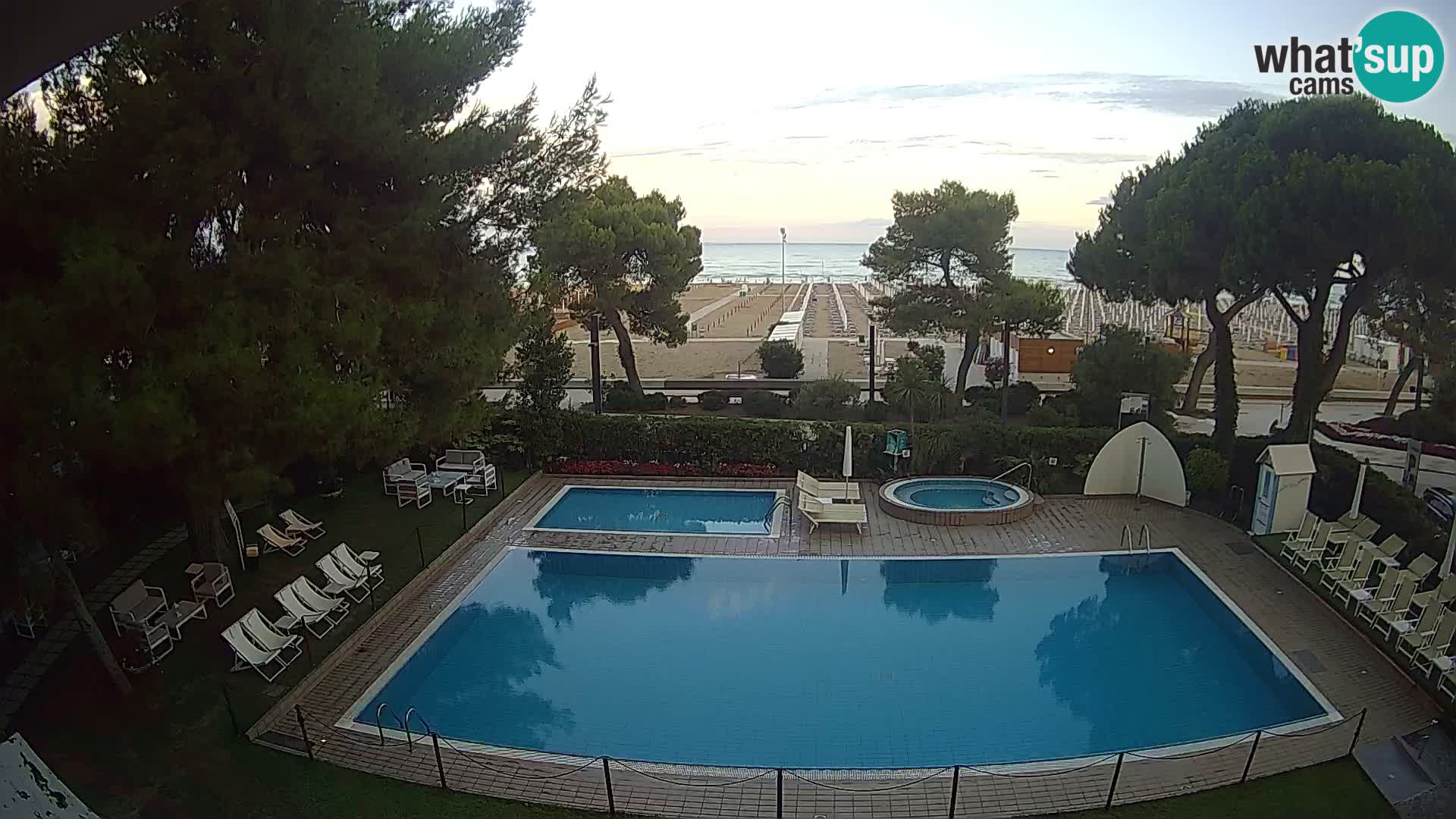 Lignano webcam Hotel Atlantic | Spiaggia Lignano Sabbiadoro