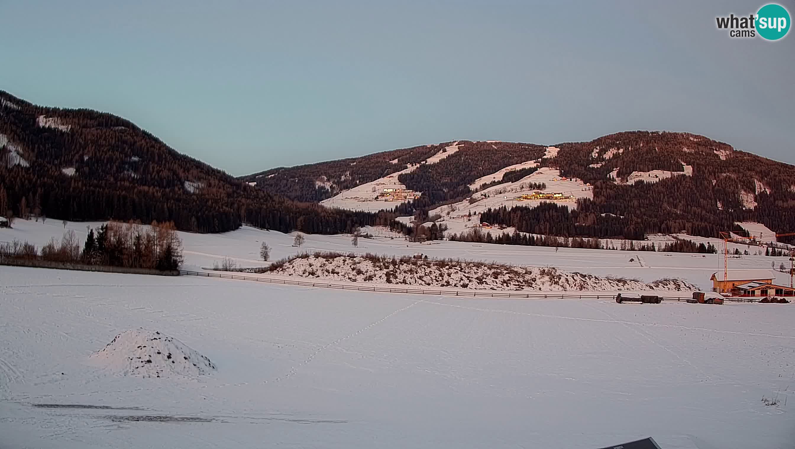 Webkamera Olang | Blick auf den Kronplatz von den Sottla Apartments