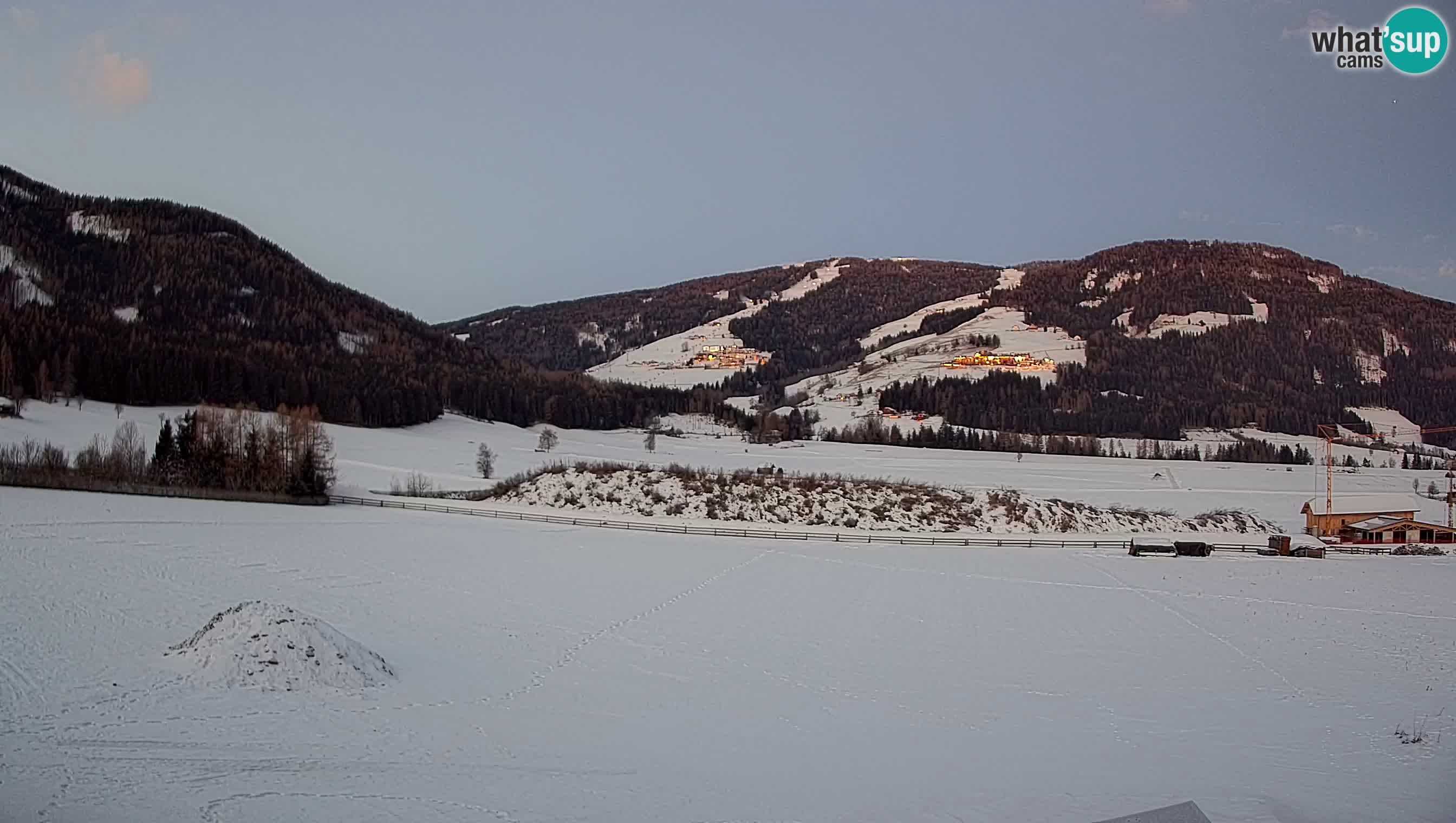 Webkamera Olang | Blick auf den Kronplatz von den Sottla Apartments