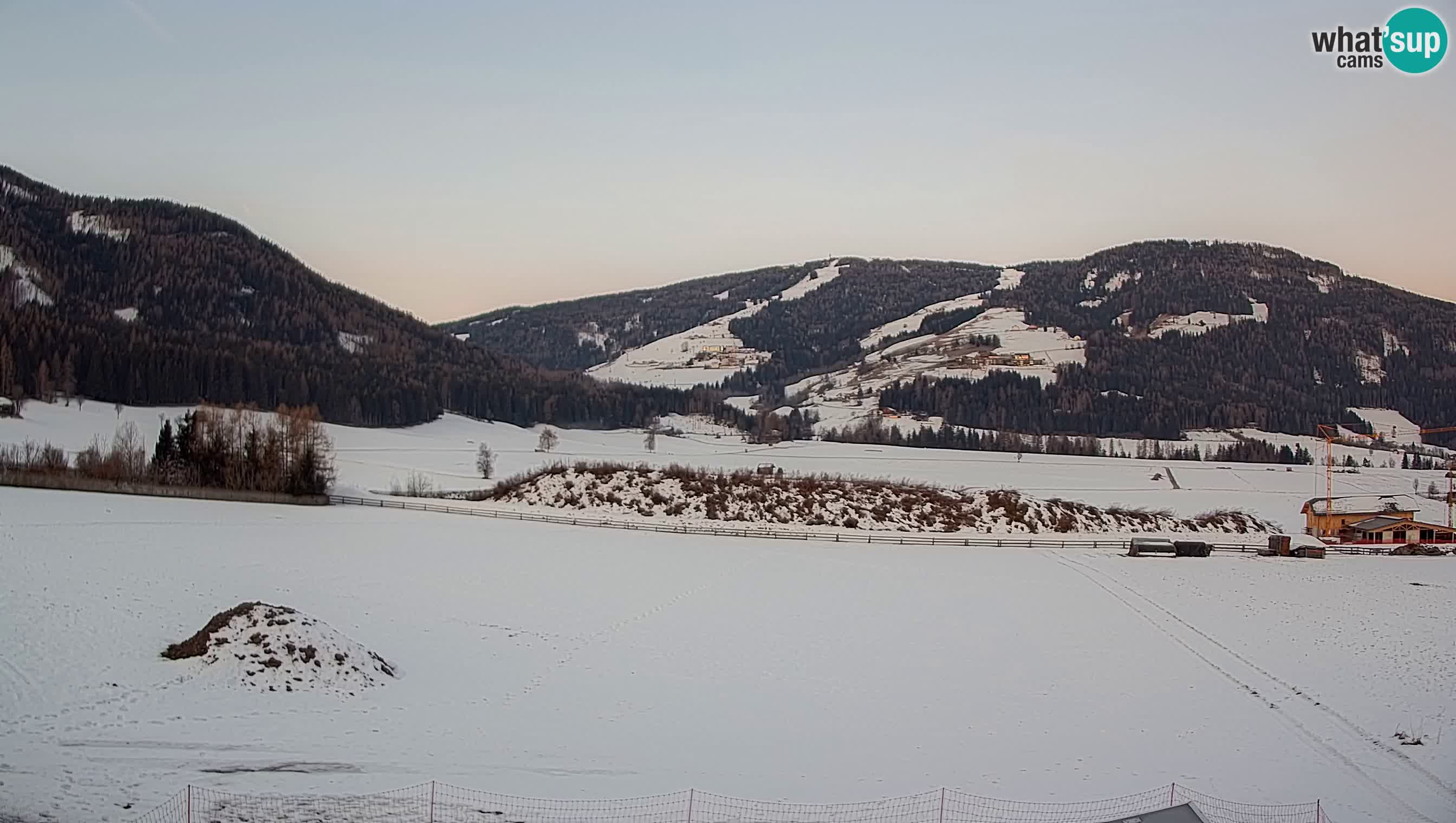 Webkamera Olang | Blick auf den Kronplatz von den Sottla Apartments