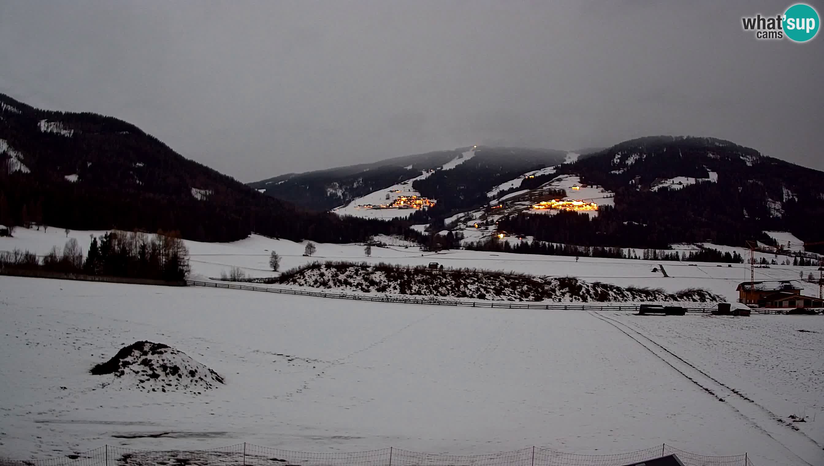 Webkamera Olang | Blick auf den Kronplatz von den Sottla Apartments