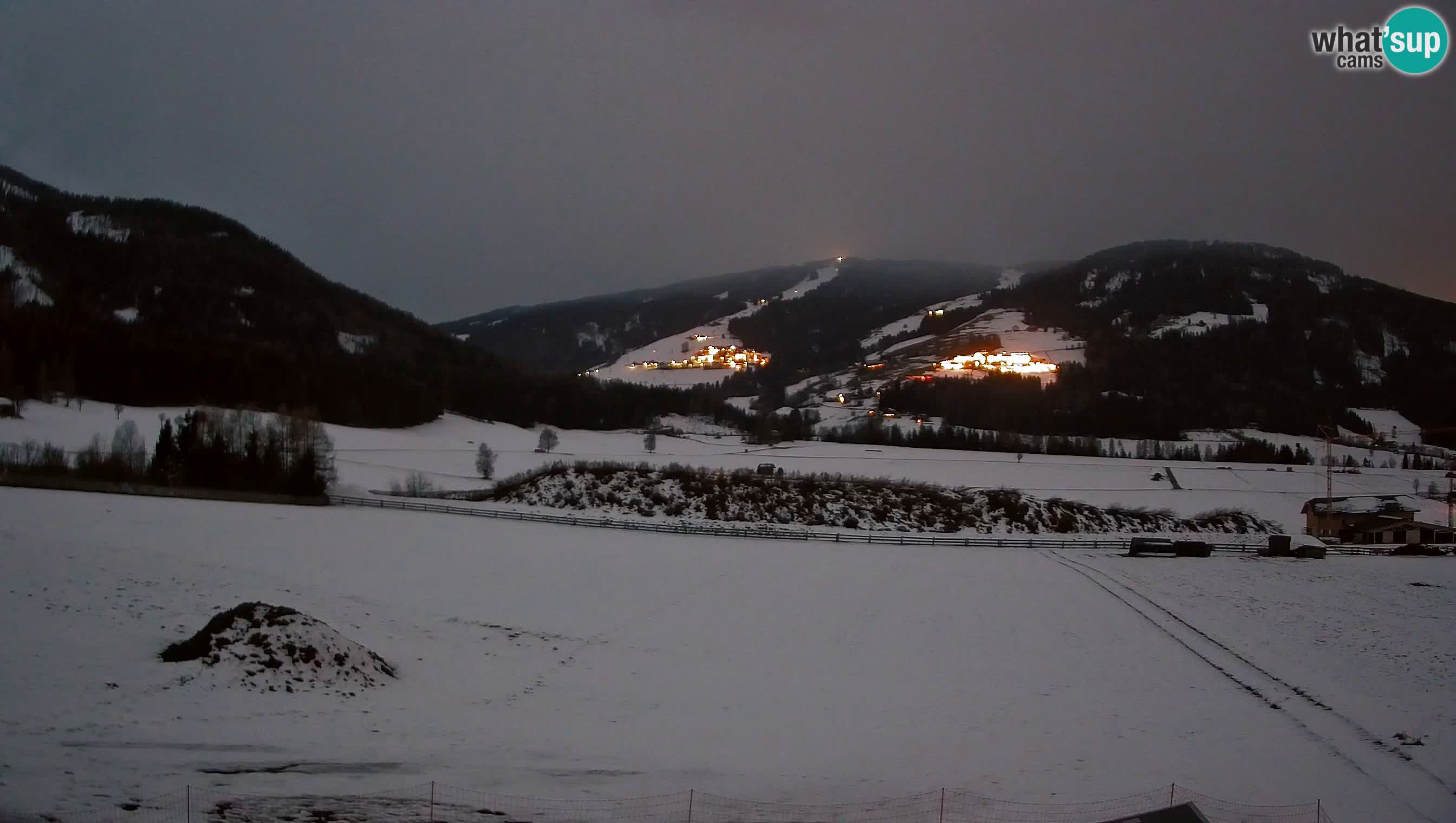 Webkamera Olang | Blick auf den Kronplatz von den Sottla Apartments