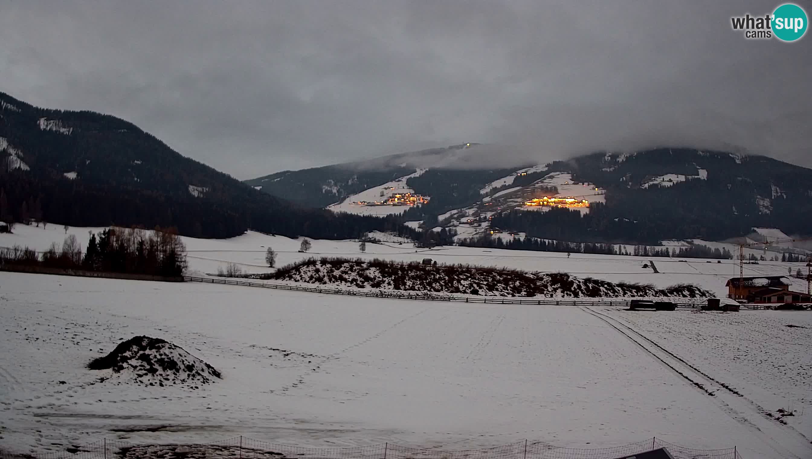 Webkamera Olang | Blick auf den Kronplatz von den Sottla Apartments