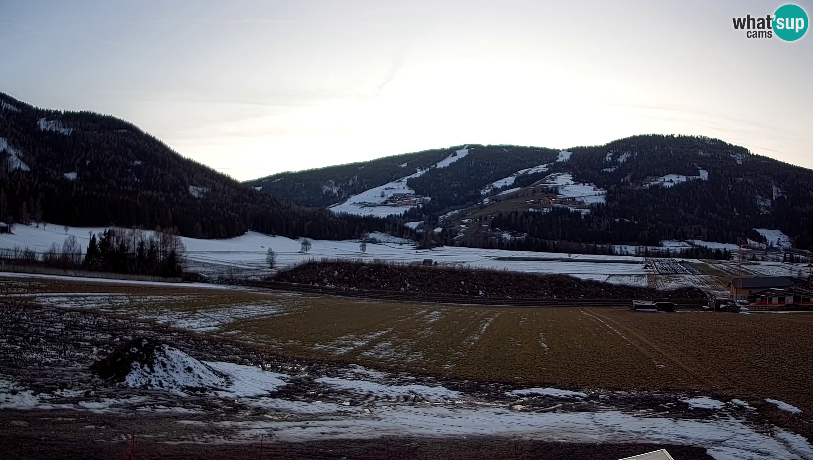 Webkamera Olang | Blick auf den Kronplatz von den Sottla Apartments