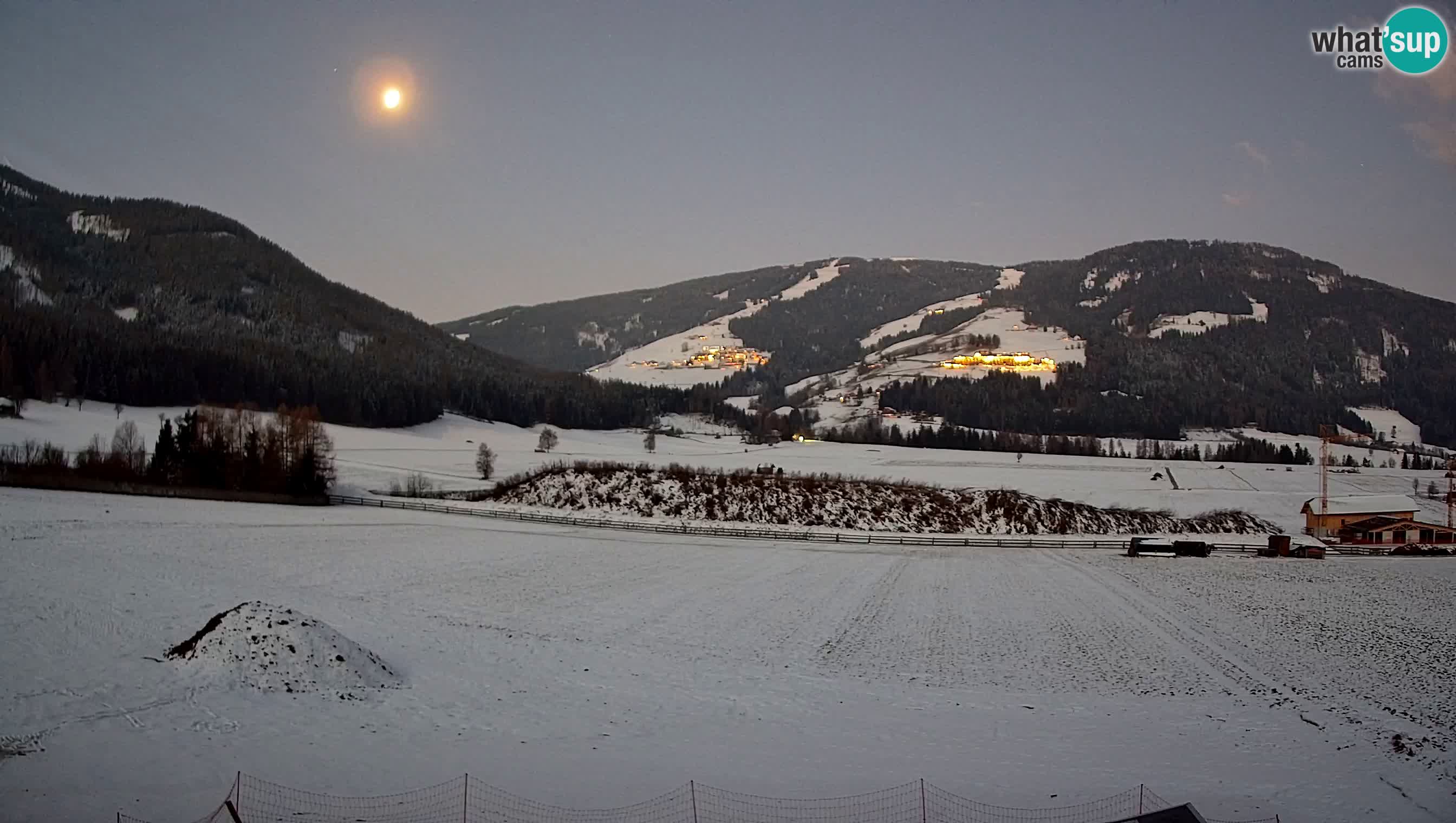 Webkamera Olang | Blick auf den Kronplatz von den Sottla Apartments