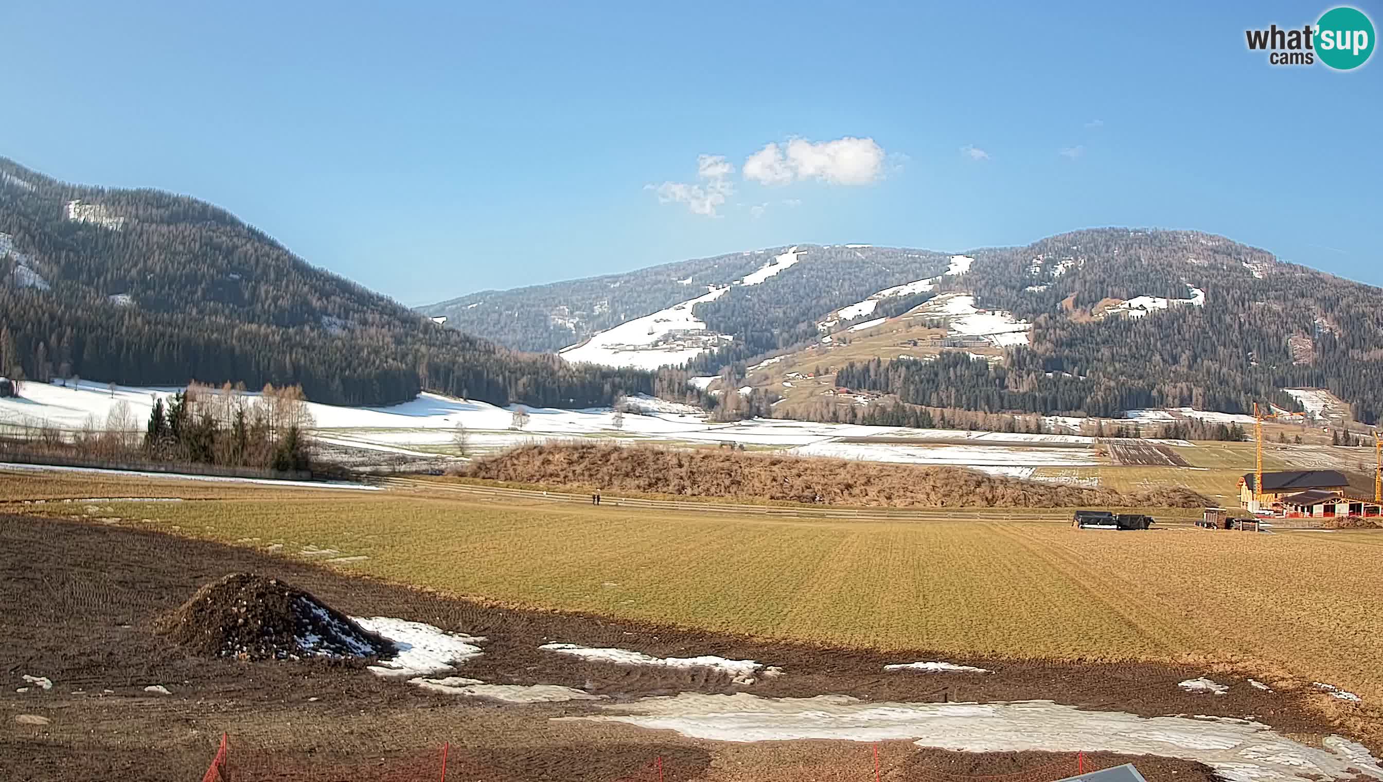 Webkamera Olang | Blick auf den Kronplatz von den Sottla Apartments