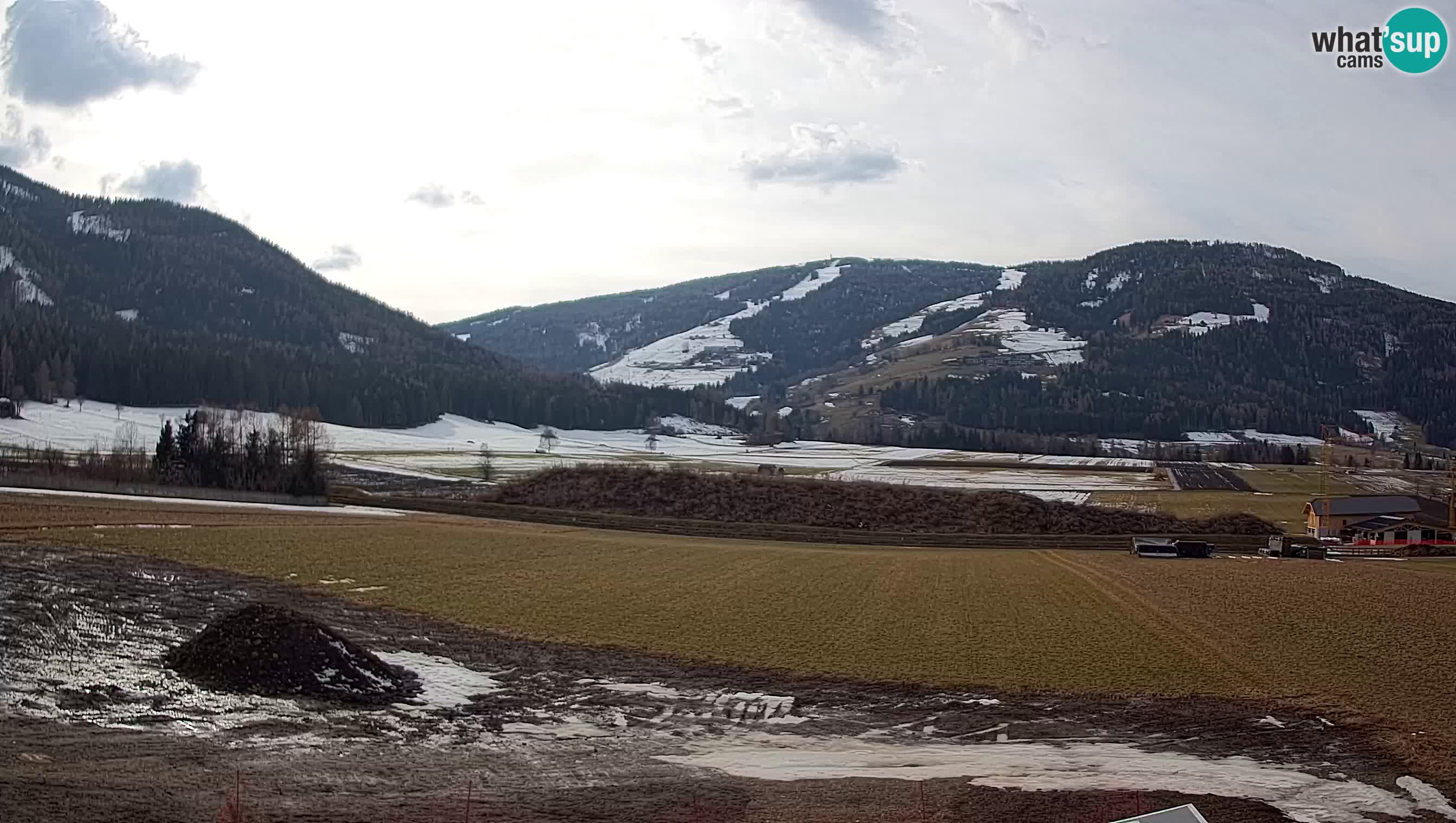 Webkamera Olang | Blick auf den Kronplatz von den Sottla Apartments