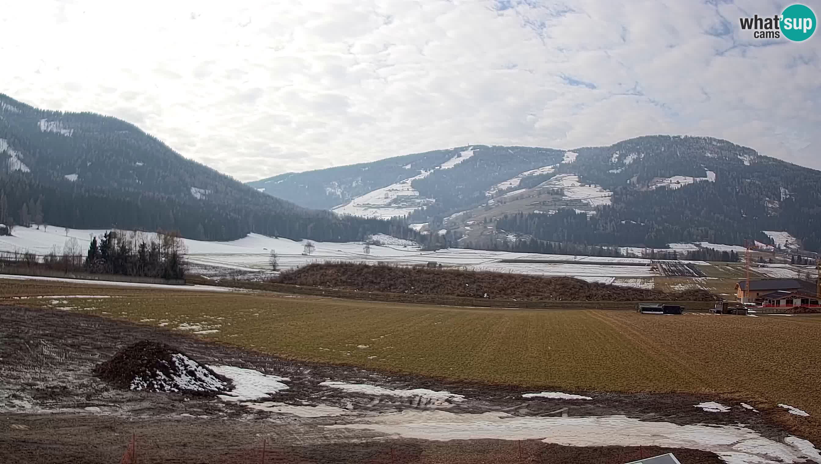 Webkamera Olang | Blick auf den Kronplatz von den Sottla Apartments