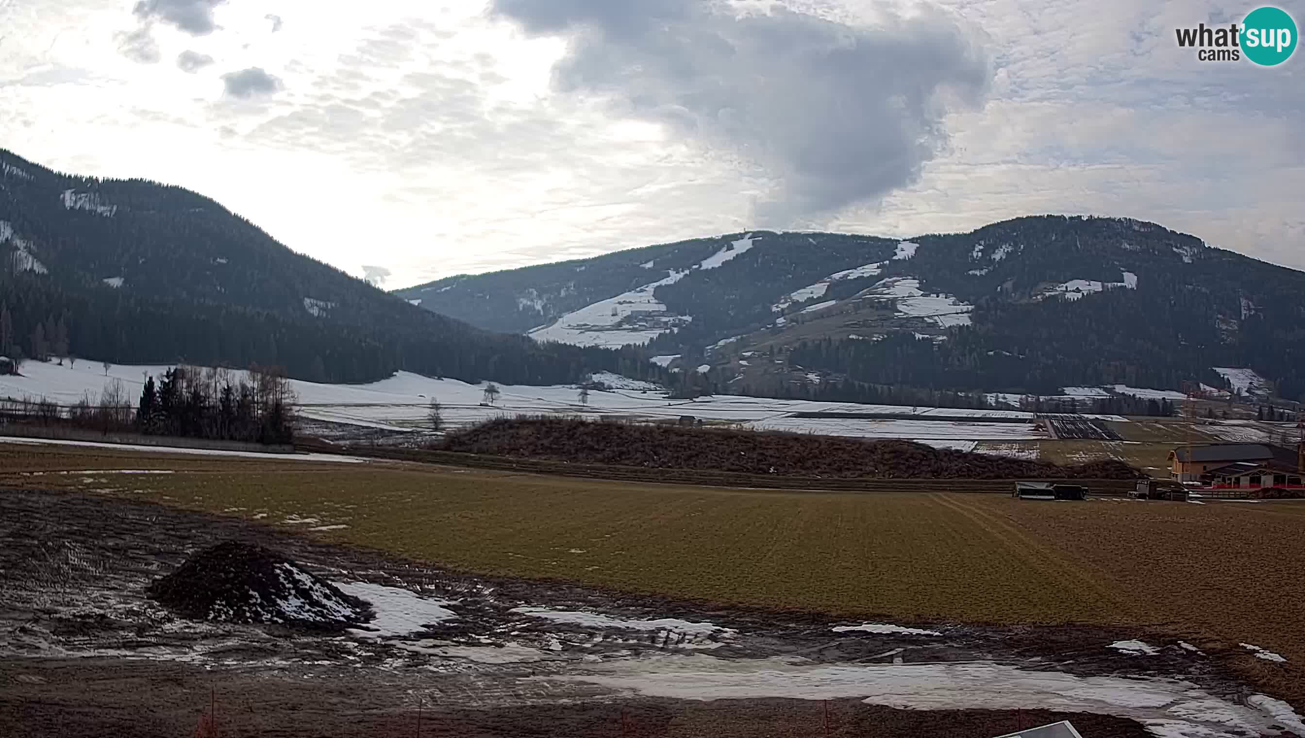 Webkamera Olang | Blick auf den Kronplatz von den Sottla Apartments