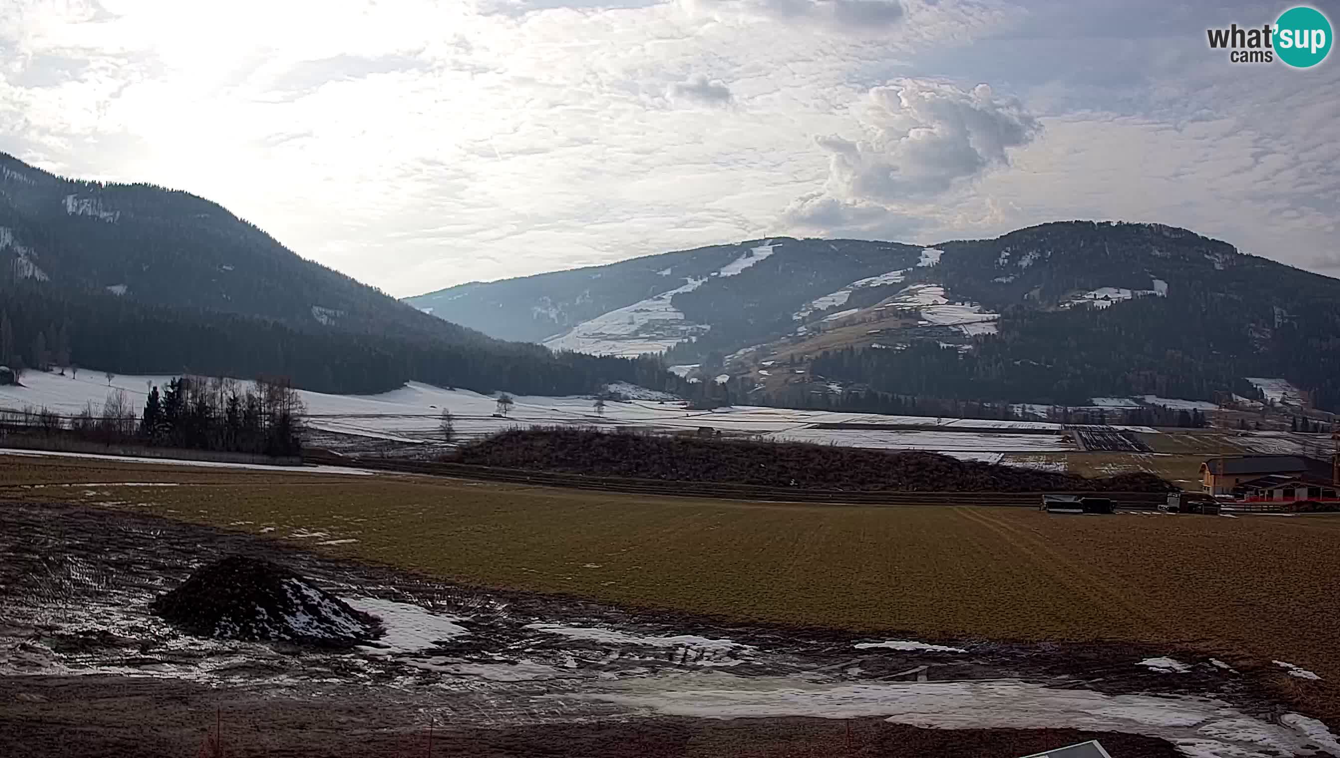 Webkamera Olang | Blick auf den Kronplatz von den Sottla Apartments