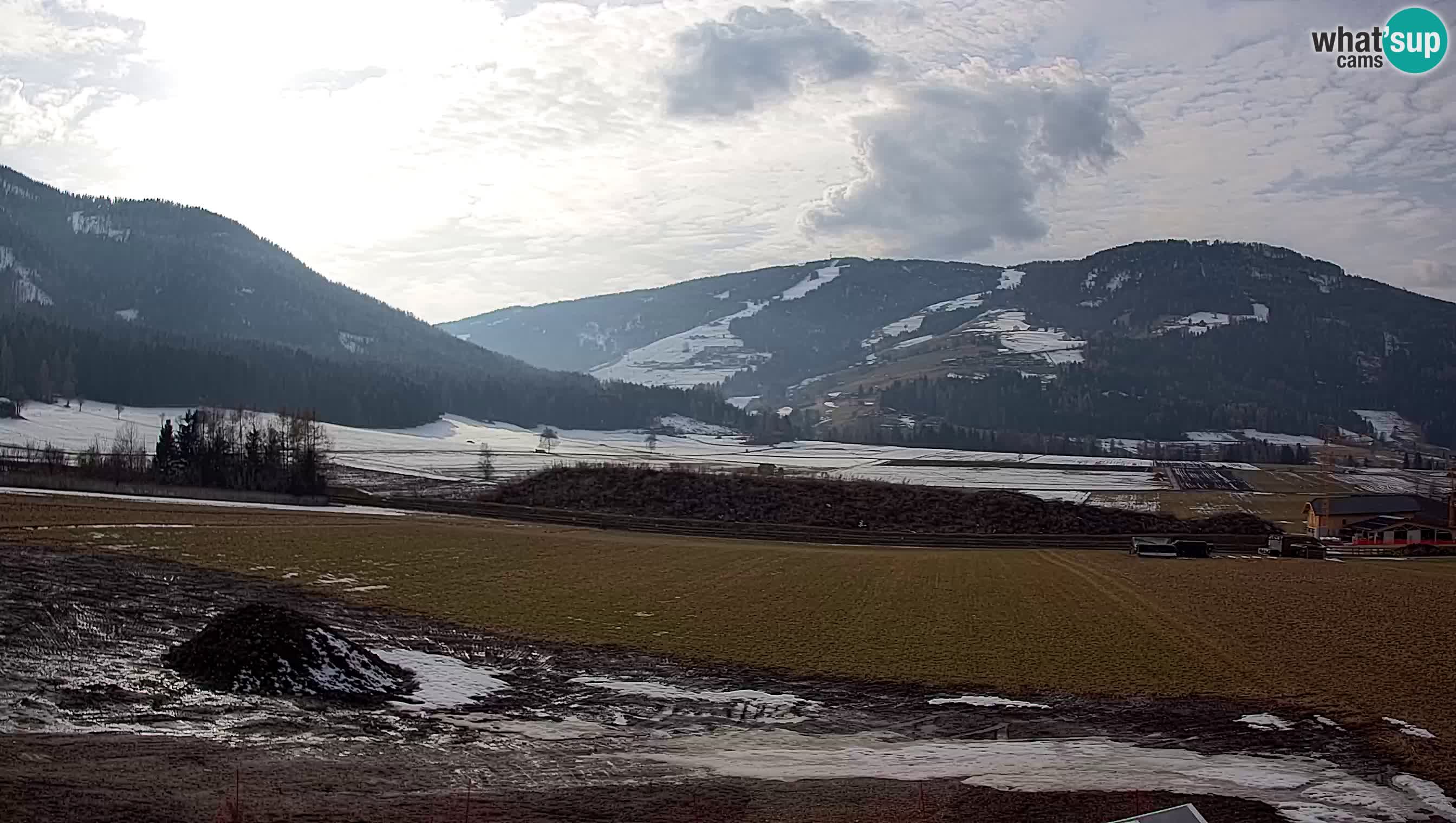 Webkamera Olang | Blick auf den Kronplatz von den Sottla Apartments