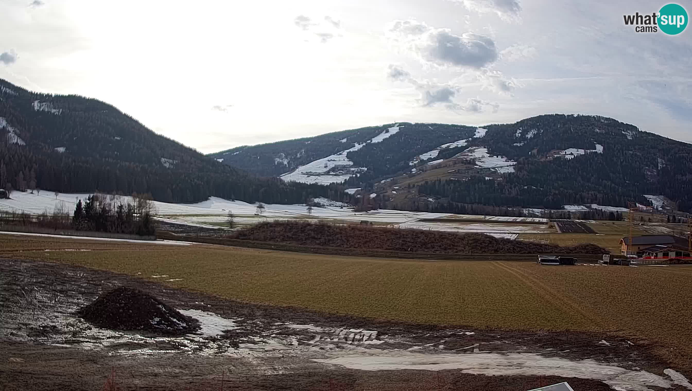 Webkamera Olang | Blick auf den Kronplatz von den Sottla Apartments