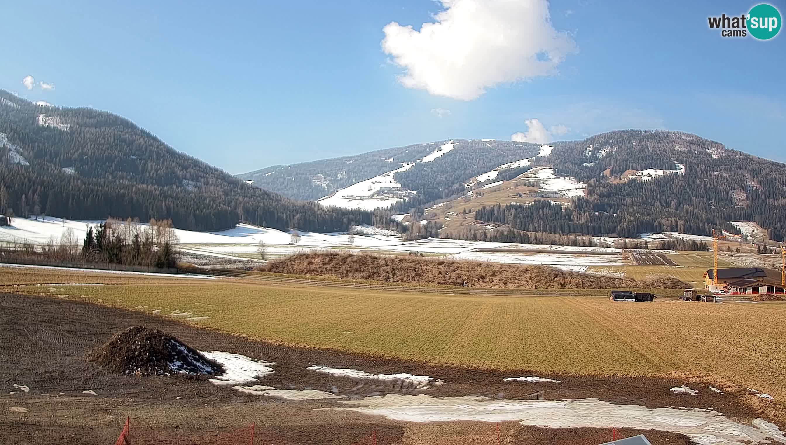 Webkamera Olang | Blick auf den Kronplatz von den Sottla Apartments