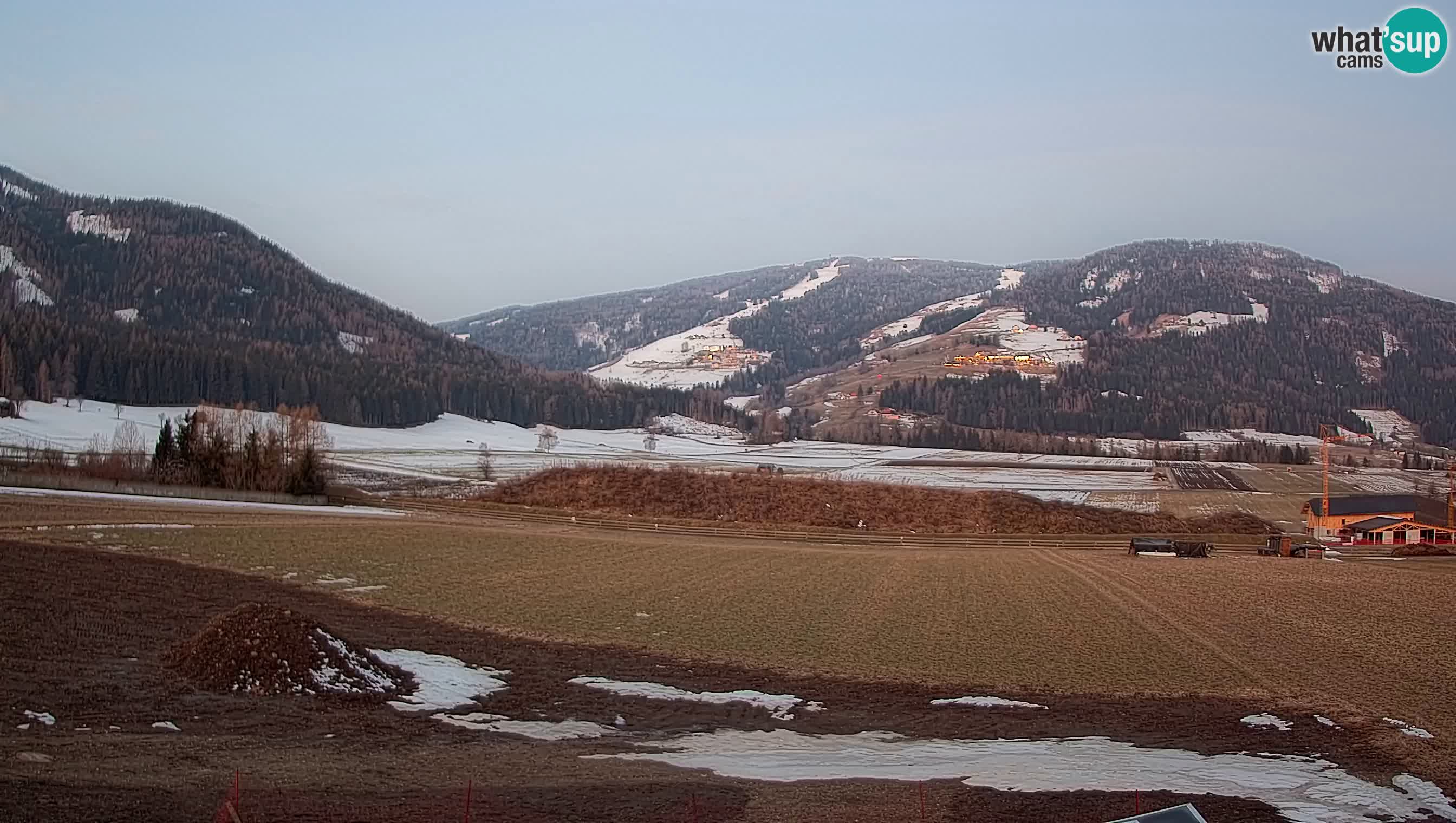 Webkamera Olang | Blick auf den Kronplatz von den Sottla Apartments