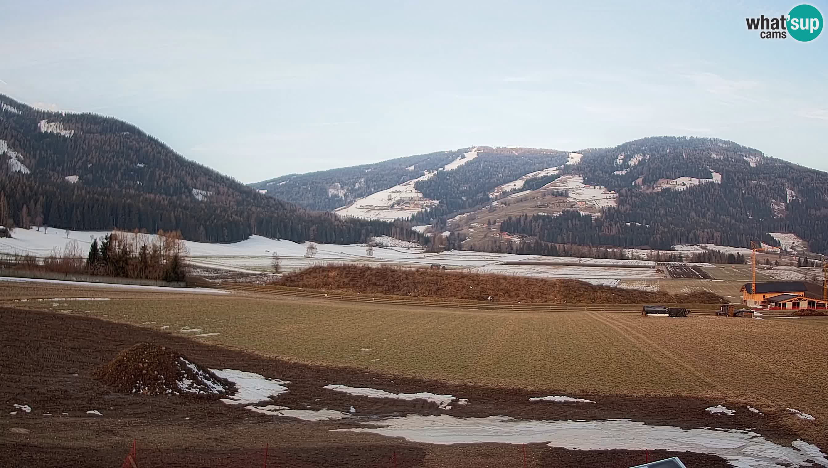 Webkamera Olang | Blick auf den Kronplatz von den Sottla Apartments