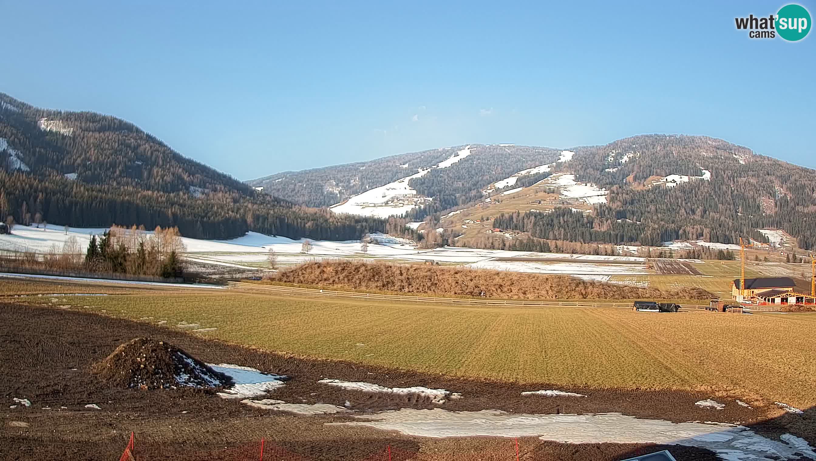 Webkamera Olang | Blick auf den Kronplatz von den Sottla Apartments