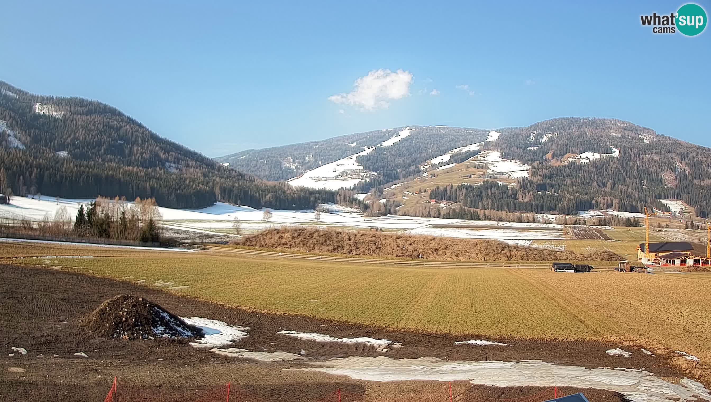 Webkamera Olang | Blick auf den Kronplatz von den Sottla Apartments