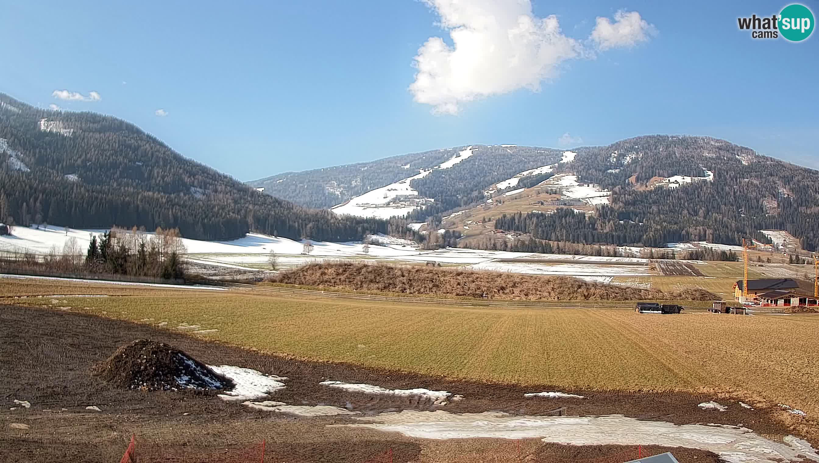 Webkamera Olang | Blick auf den Kronplatz von den Sottla Apartments