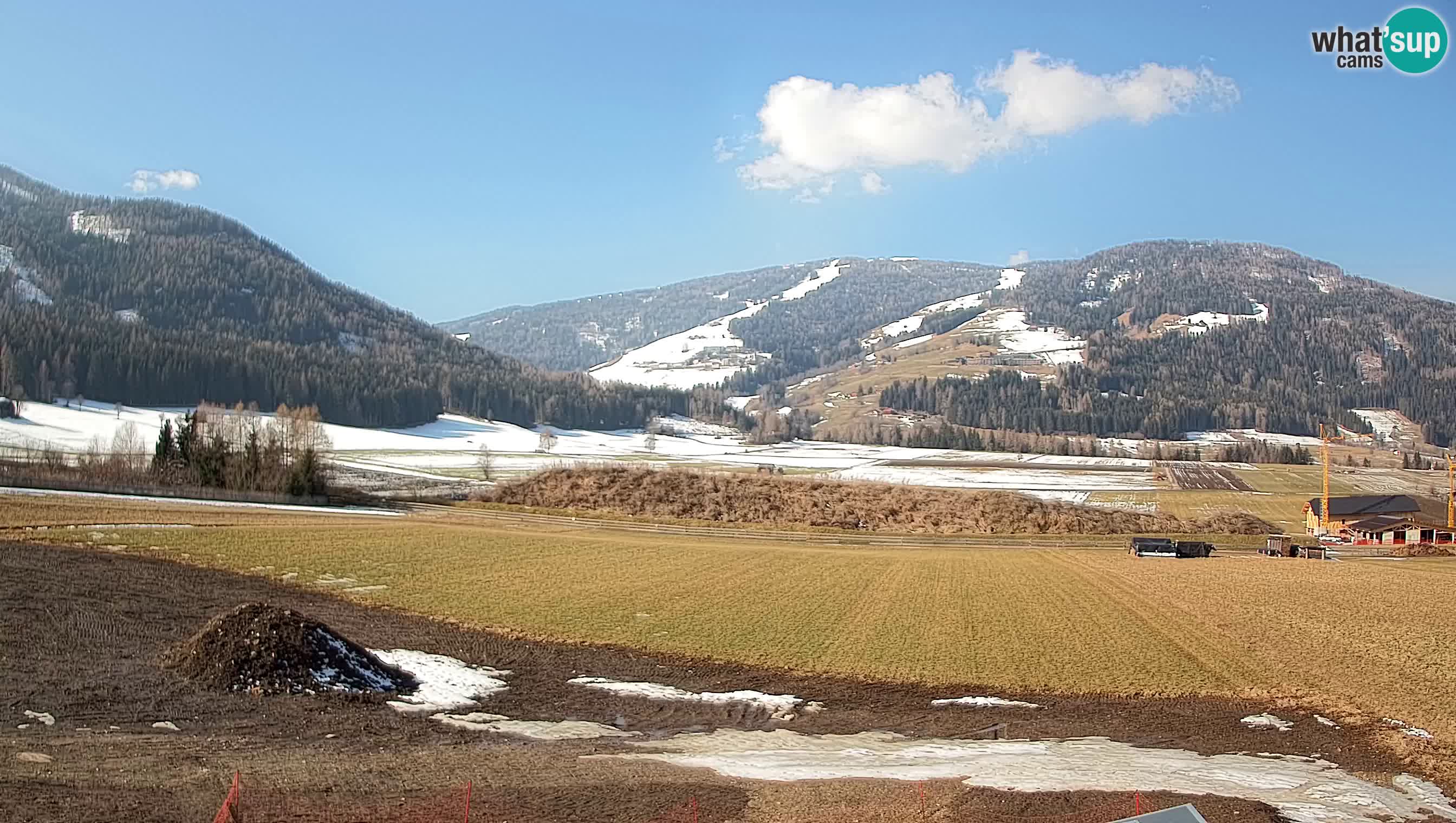 Webkamera Olang | Blick auf den Kronplatz von den Sottla Apartments