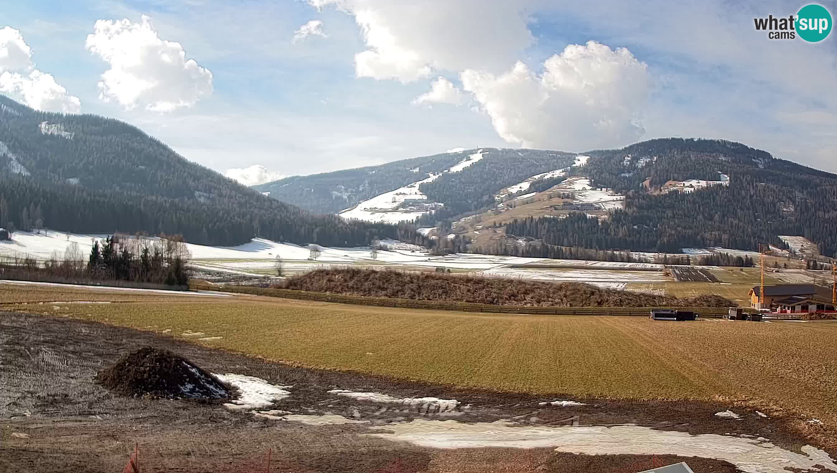 Webkamera Olang | Blick auf den Kronplatz von den Sottla Apartments