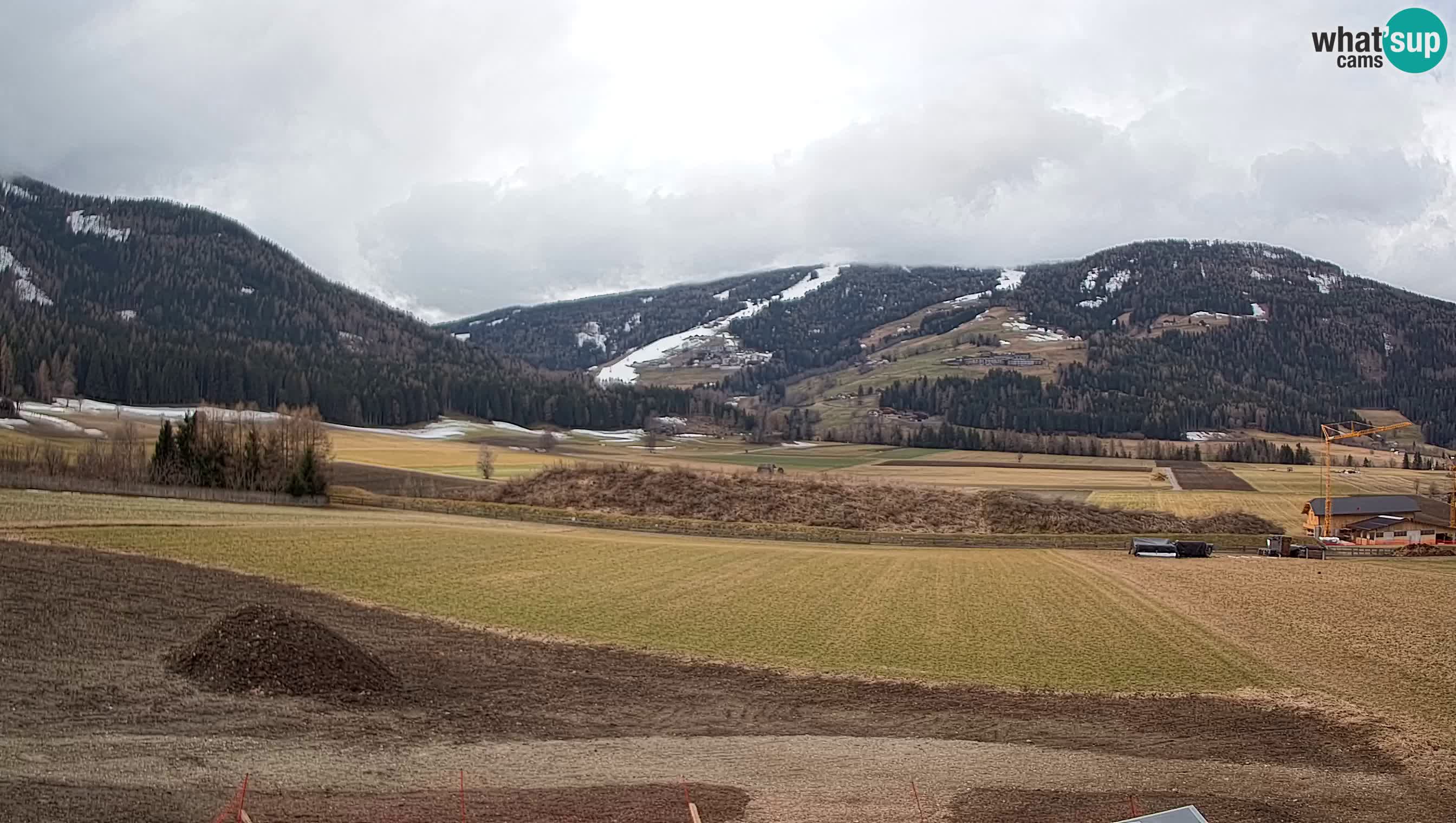 Webkamera Olang | Blick auf den Kronplatz von den Sottla Apartments