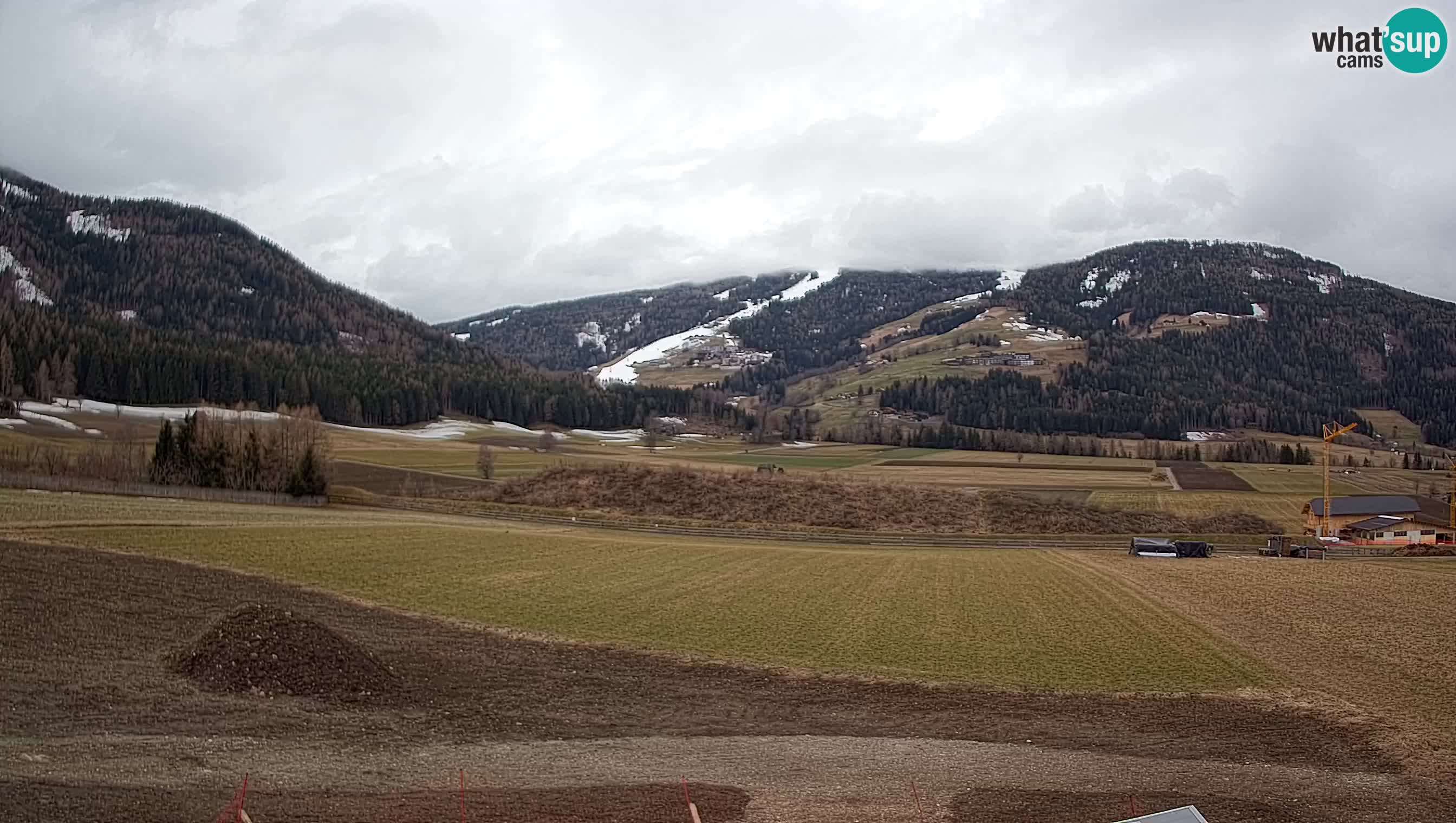 Webkamera Olang | Blick auf den Kronplatz von den Sottla Apartments