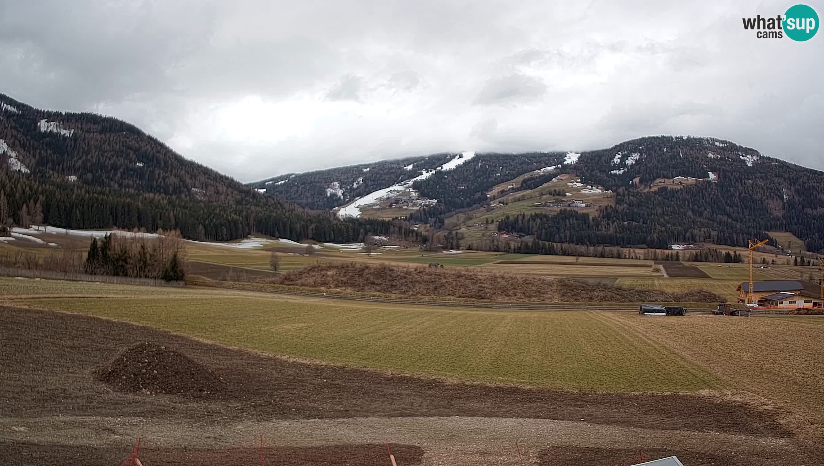 Webkamera Olang | Blick auf den Kronplatz von den Sottla Apartments