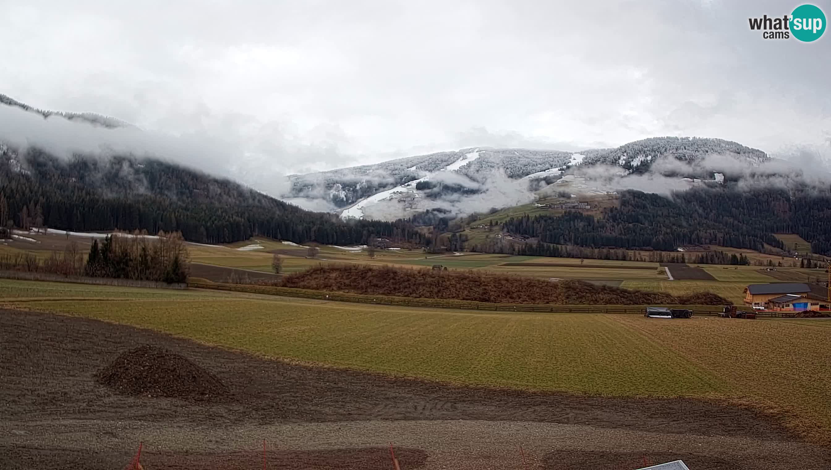 Webkamera Olang | Blick auf den Kronplatz von den Sottla Apartments