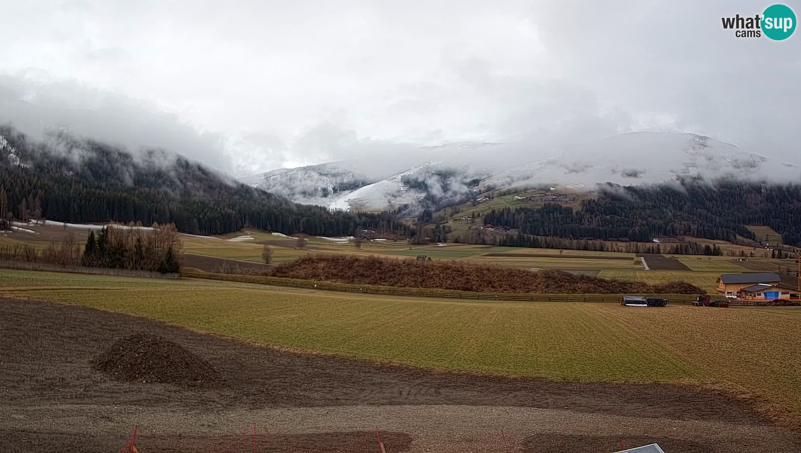 Webkamera Olang | Blick auf den Kronplatz von den Sottla Apartments