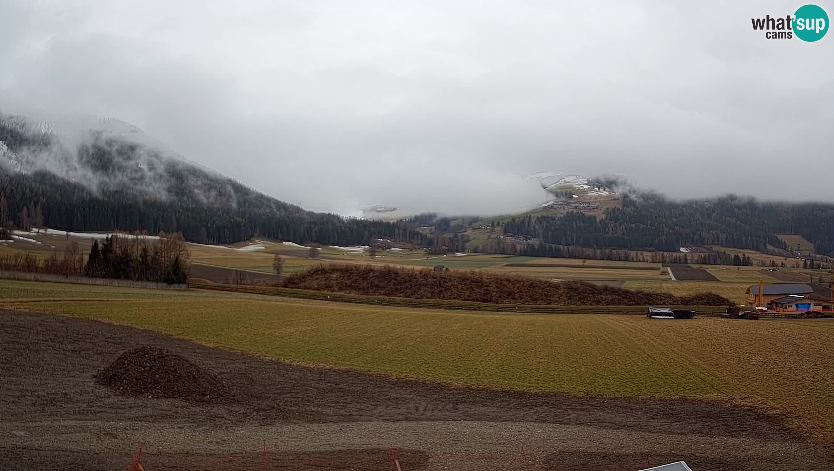 Webkamera Olang | Blick auf den Kronplatz von den Sottla Apartments