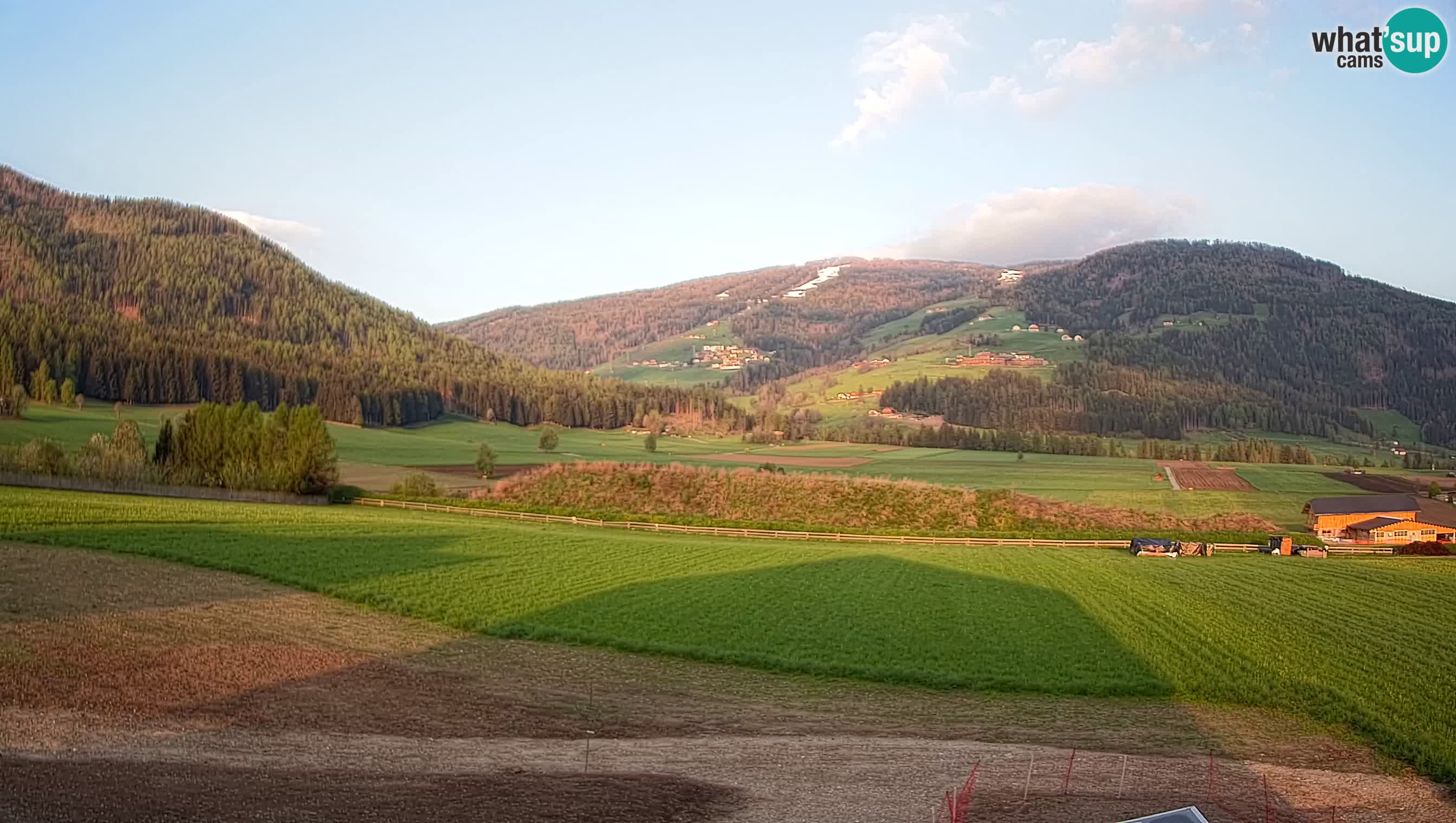 Webkamera Olang | Blick auf den Kronplatz von den Sottla Apartments