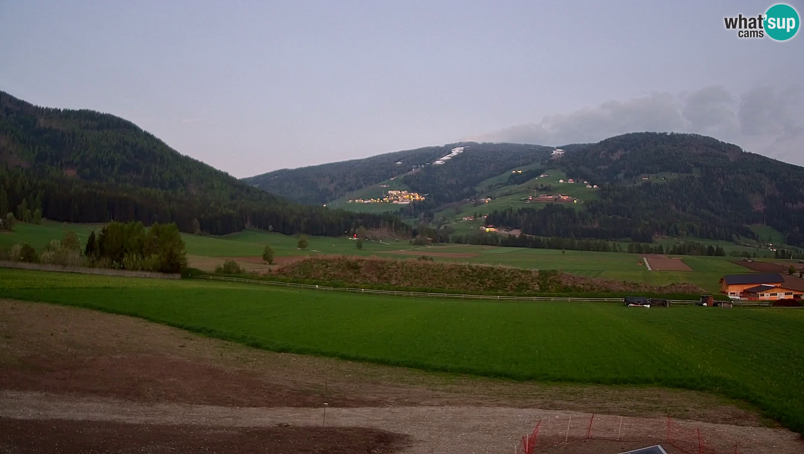 Webkamera Olang | Blick auf den Kronplatz von den Sottla Apartments