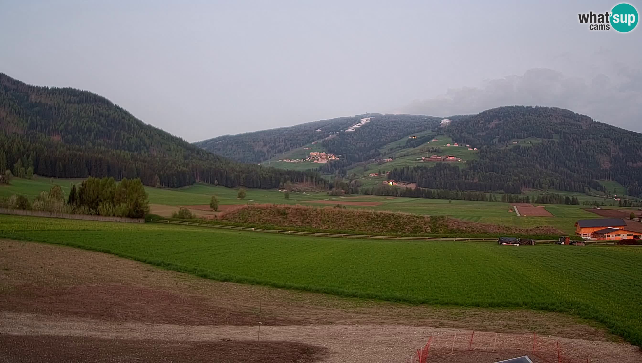 Webkamera Olang | Blick auf den Kronplatz von den Sottla Apartments