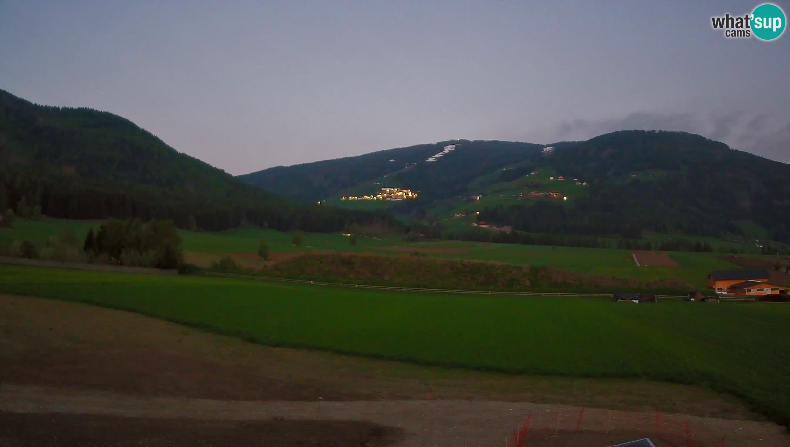 Webkamera Olang | Blick auf den Kronplatz von den Sottla Apartments