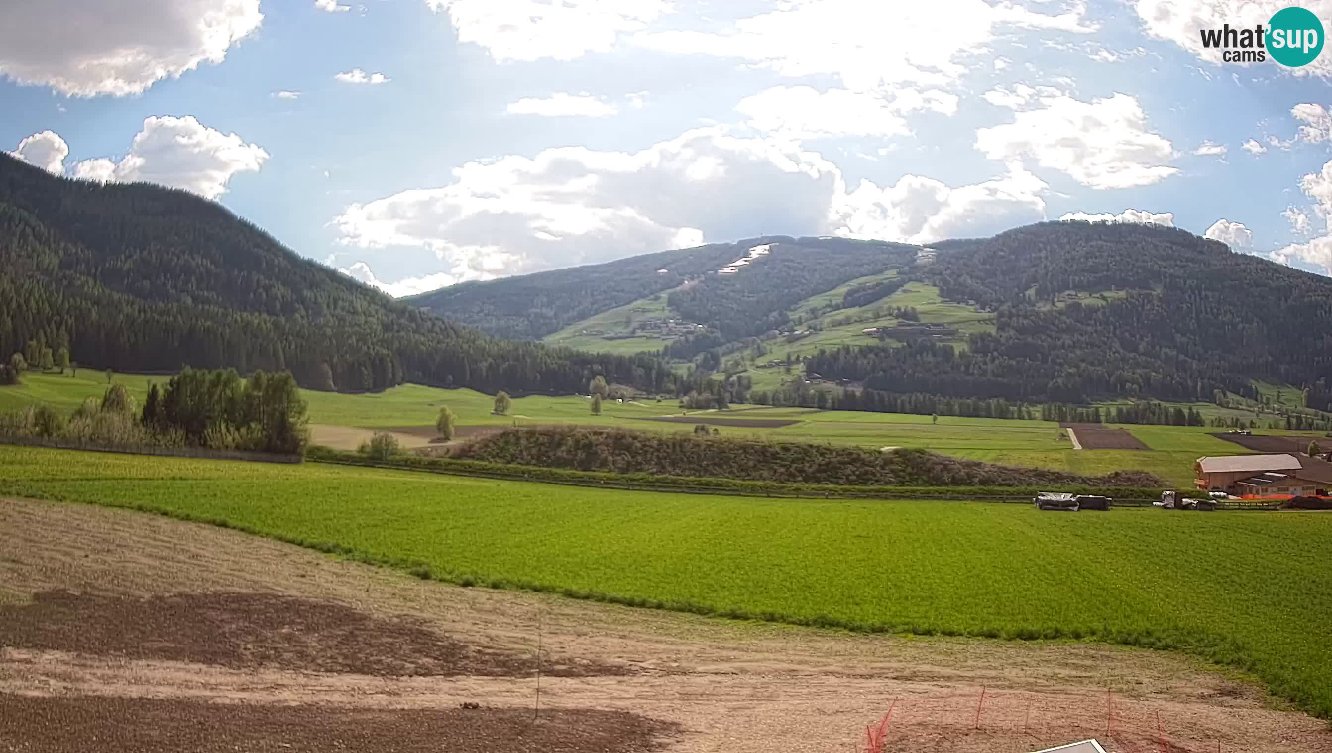 Webkamera Olang | Blick auf den Kronplatz von den Sottla Apartments